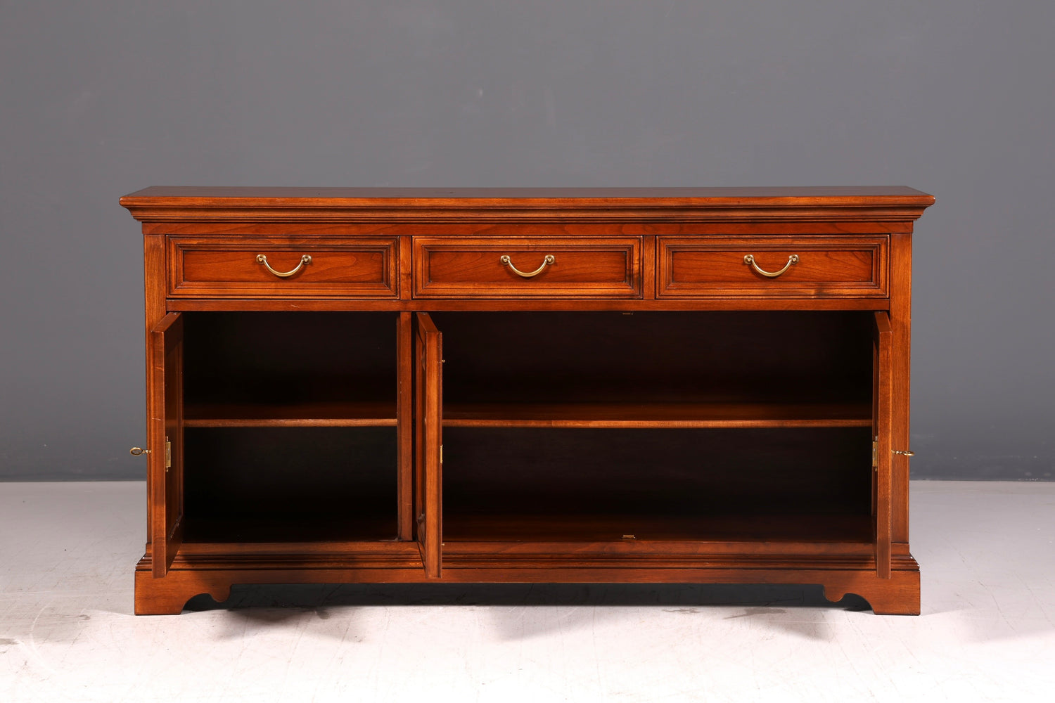 Traumhaftes Original Selva Sideboard Schrank echt Holz Kommode Buffet Anrichte