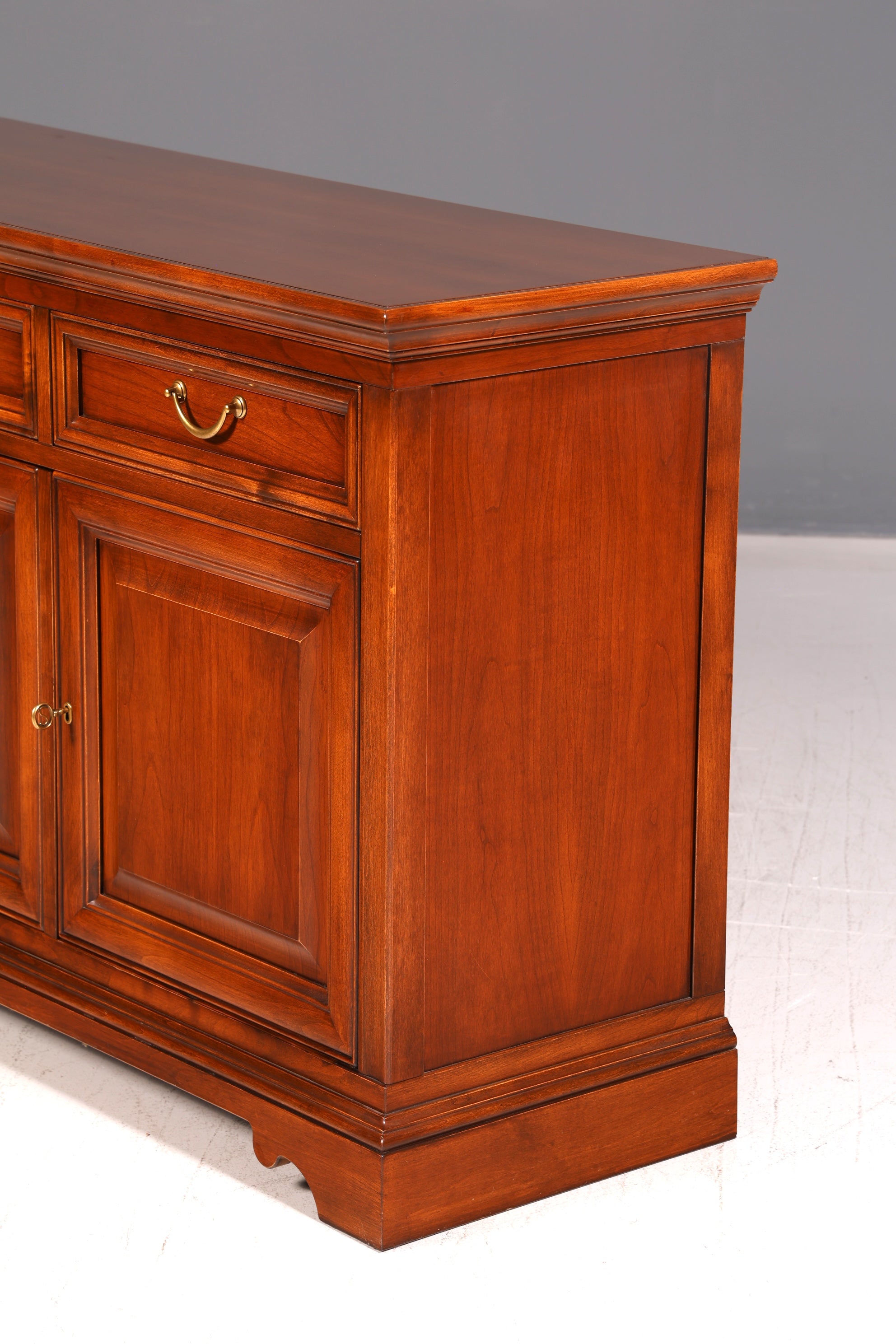 Traumhaftes Original Selva Sideboard Schrank echt Holz Kommode Buffet Anrichte