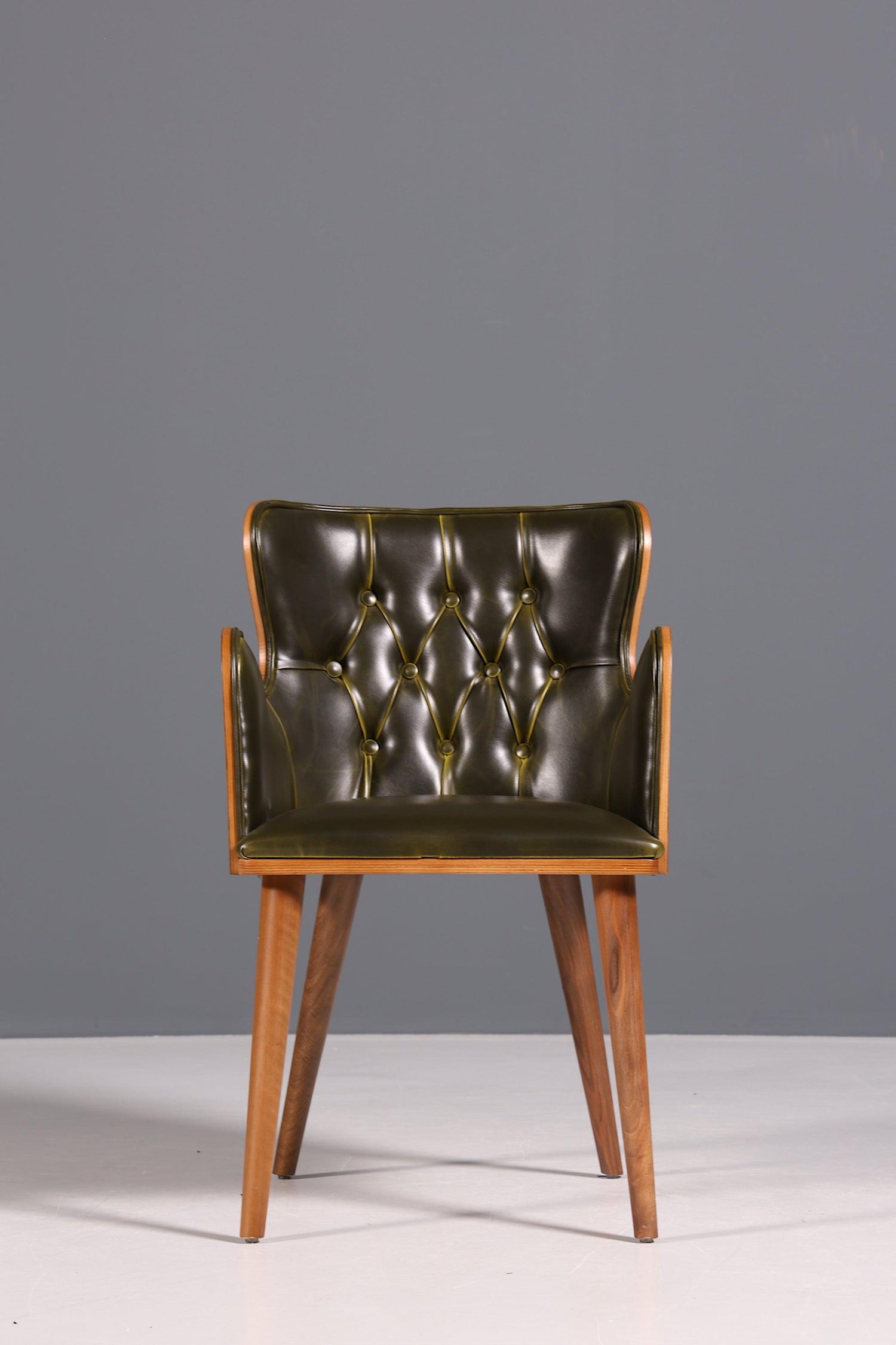 Wunderschöner Chesterfield Stil Stuhl &quot;León Green&quot; Armlehnstuhl Nussbaum Sekretär Stuhl