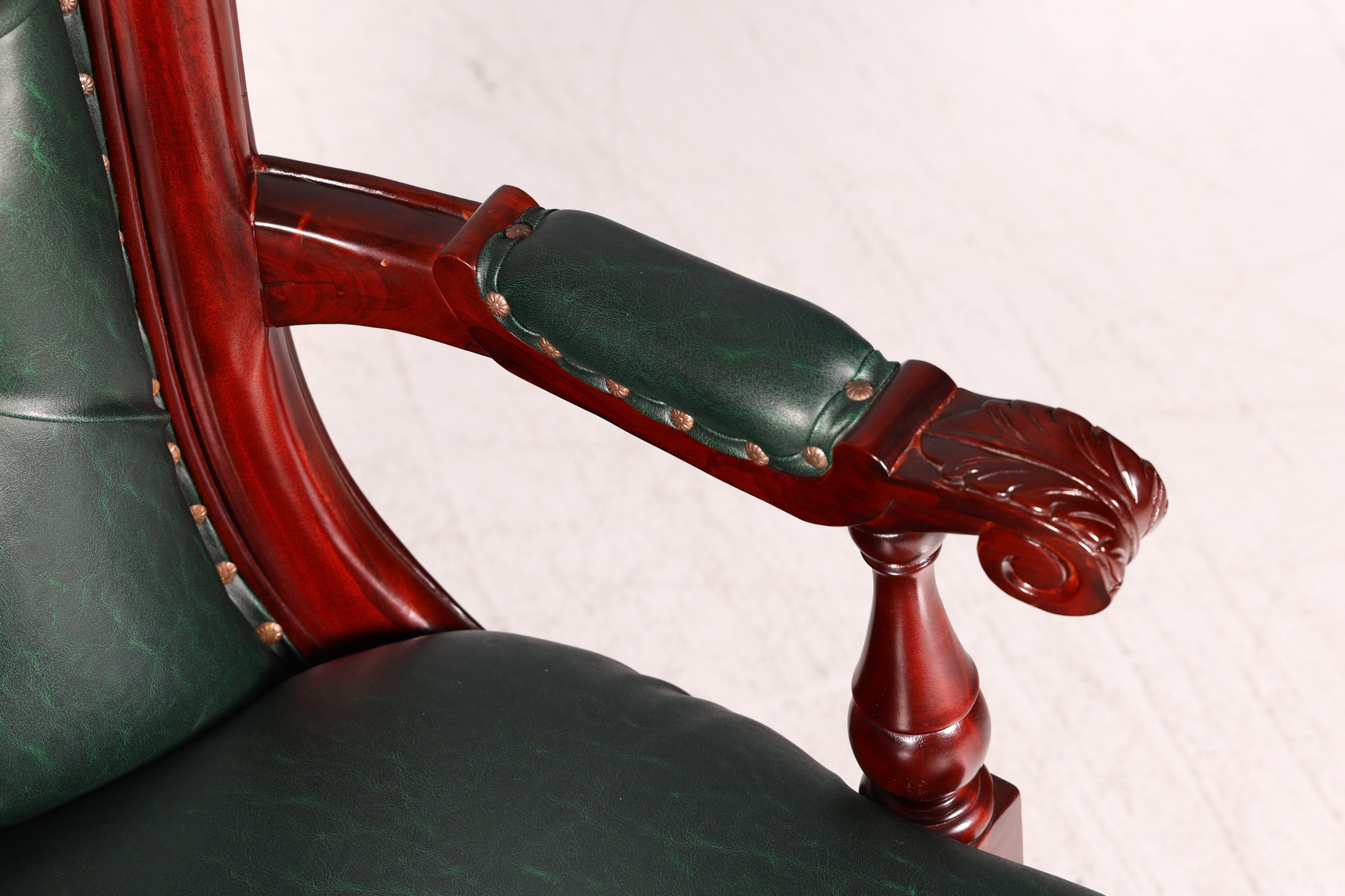 Edler Chesterfield Chefsessel Bürostuhl Grün Mahagoni Schreibtischstuhl Drehstuhl Englisch Vintage