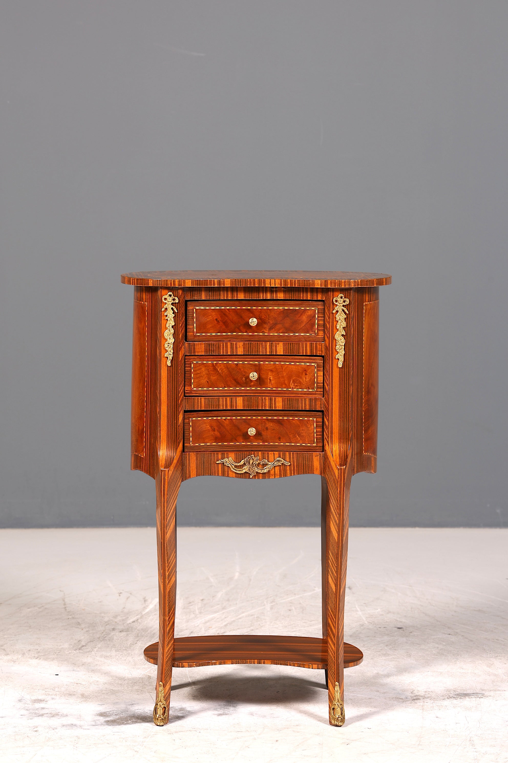 Stilvolle Barock Stil Kommode Antik Stil Beistelltisch Messing Schränkchen