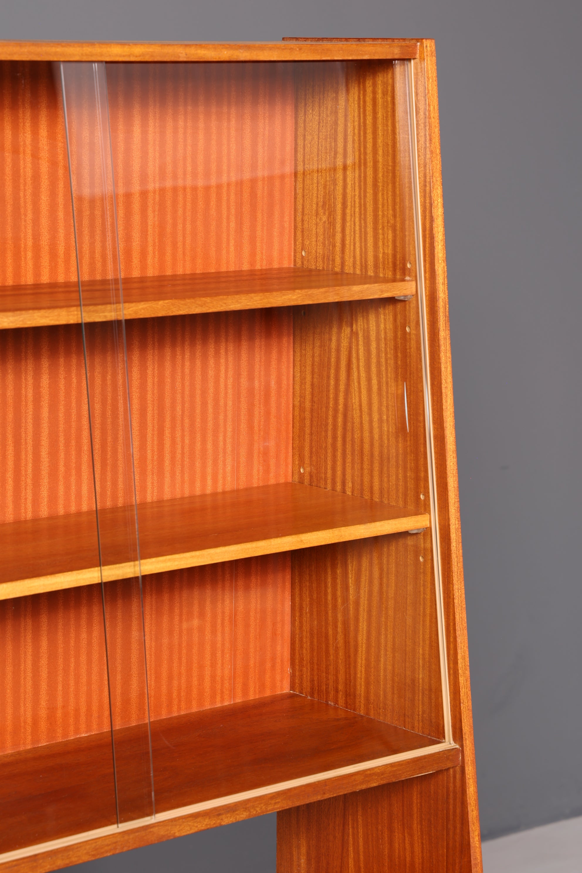 Wunderschönes Mid Century Regal Bücherregal Vintage Highboard Schrank Klapprschrank Holz 60s