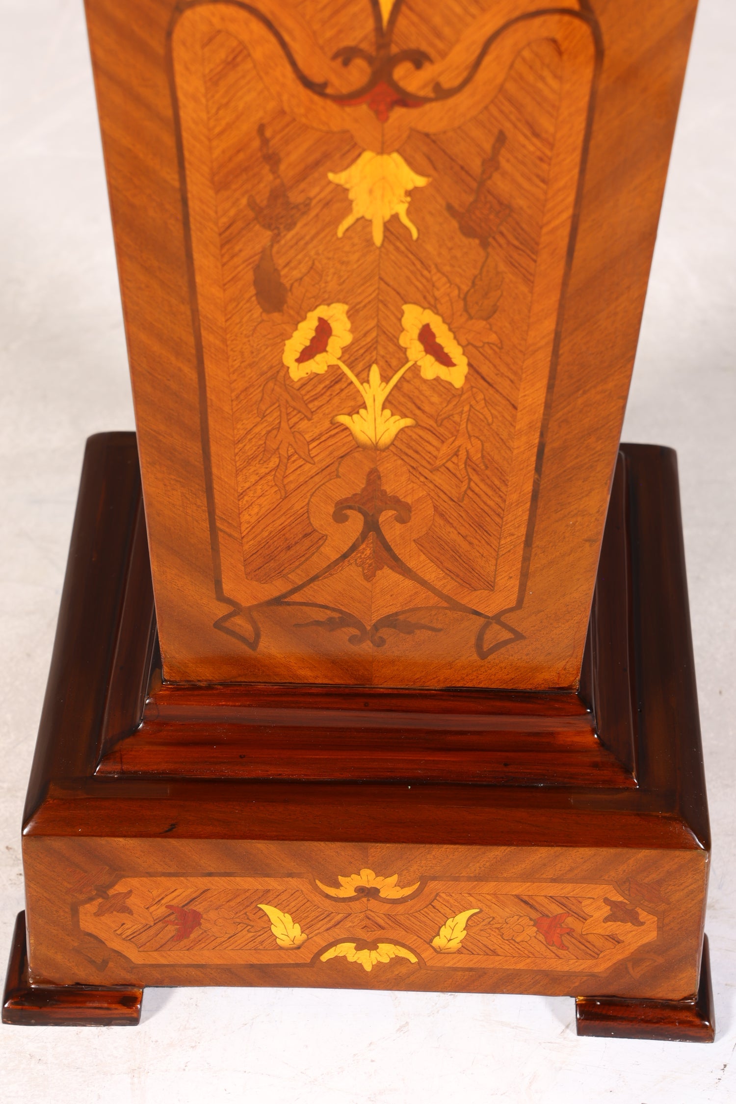 Traumhafte Barock Stil Säule Louis XV Blumensäule Naturstein Marmor Ablage