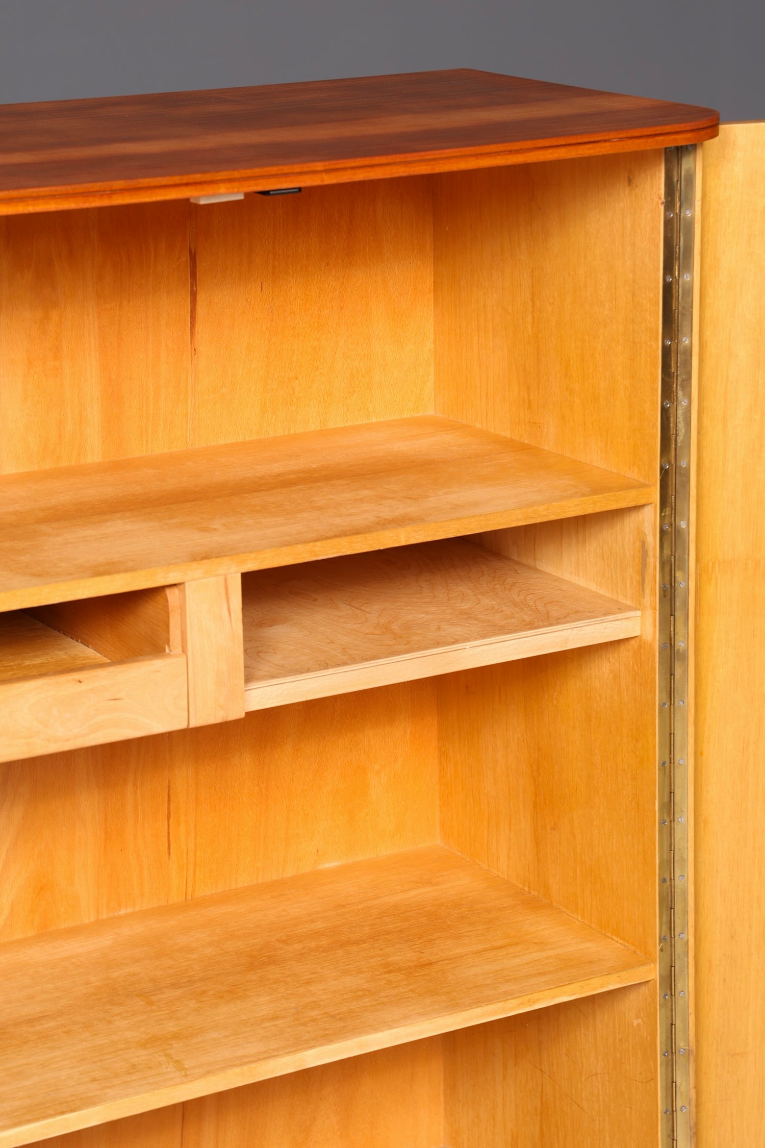 Wunderschöner Mid Century Schrank 60er Jahre Wäscheschrank Aktenschrank Kommode Vintage Holz