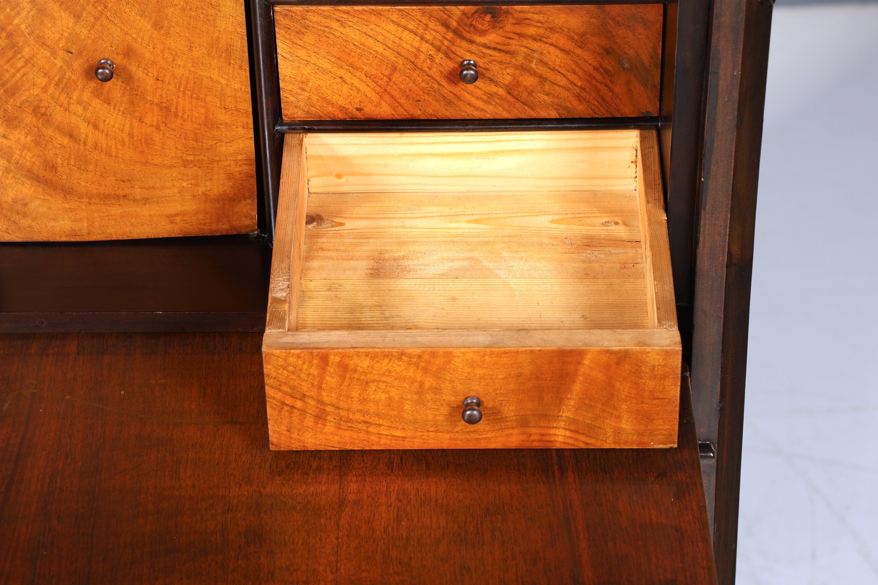 Stilvoller Gründerzeit Sekretär Vertiko Nussbaum Jugendstil Highboard Kommode um 1880