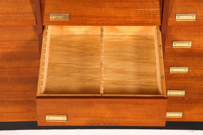 Wunderschöne XXL Mid Century Kommode Vintage Bauhaus Apotheker Schrank Retro Schubladenkommode 2 von 2