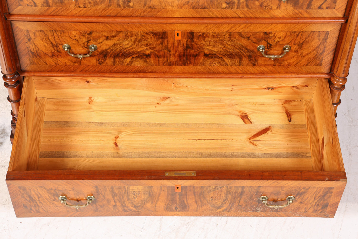 Traumhafter Louis Philippe Sekretär um 1870 Vertiko Nussbaum Highboard Kommode Sekretär Schrank