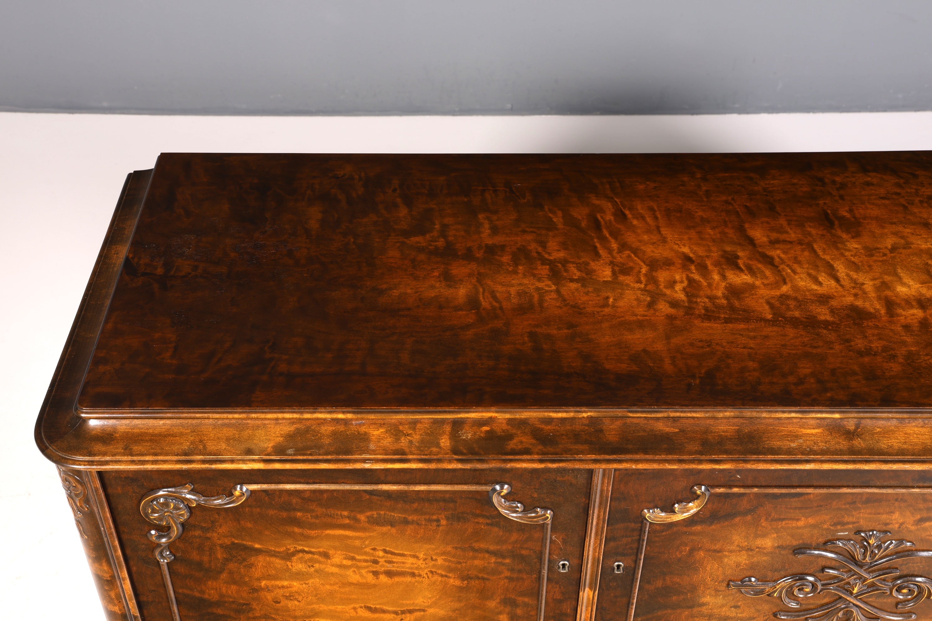 Traumhaftes Chippendale Sideboard Barock Stil Schrank Antik 50s 60s TV Kommode