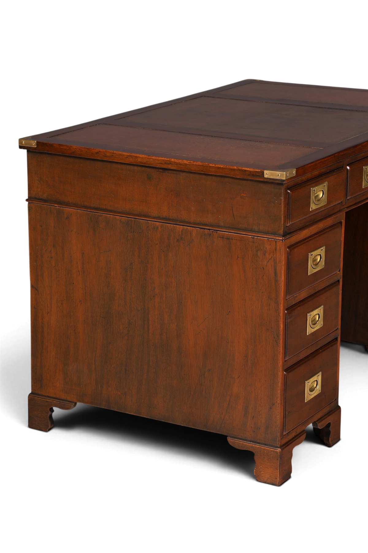 Hauptstadt Möblerei englischer Schreibtisch im Military-Chest-Design aus dunklem Holz mit Lederauflage und Messing
