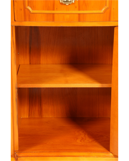Traumhaftes Englisches Sideboard Eibe Schrank Antik Stil Buffetschrank Kommode