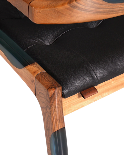 Epoxy Sessel "Arnson Plus Blue" Epoxidharz Armlehnsessel Massiv Nussbaum Sekretär Stuhl