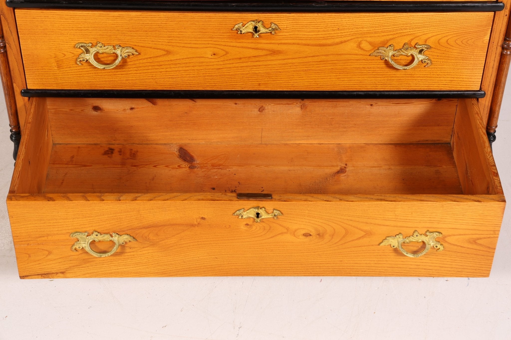 Stilvoller Louis Philippe Sekretär um 1880 Gründerzeit Antik Schrank Chiffoniere