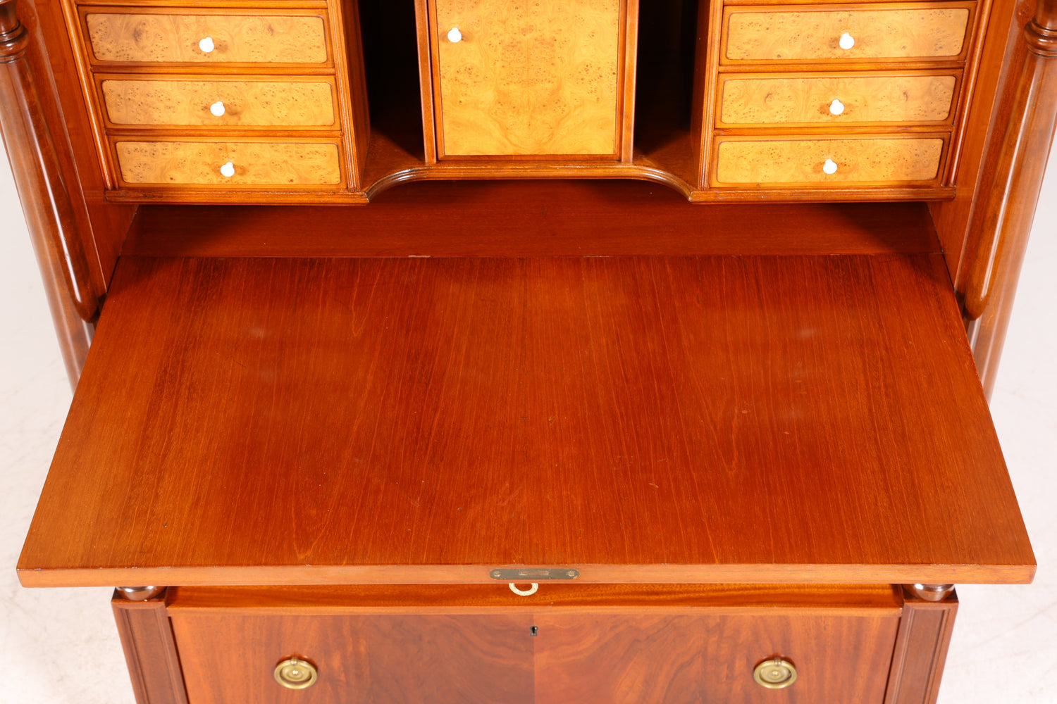 Stilvoller Sekretär im Biedermeier Stil Englisch Kommode Antik Bürokommode