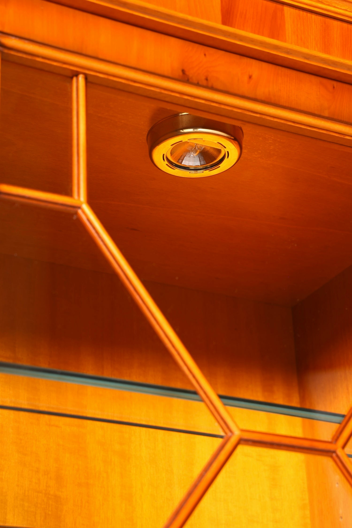 G143 Finish cm Wunderschöne Original Heldense Vitrine Englische Eibe Bücherschrank Buffet Antik Stil Glasvitrine