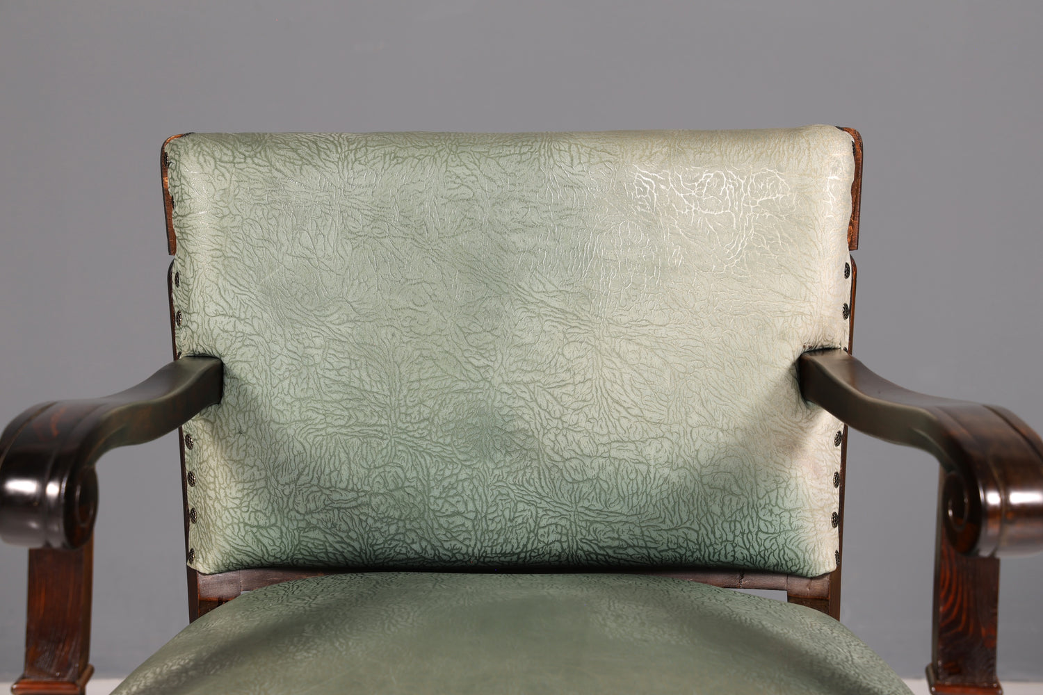 Beautiful Neo-Renaissance armchair from the Gründerzeit period, antique, circa 1910, suitable for a gentleman’s room