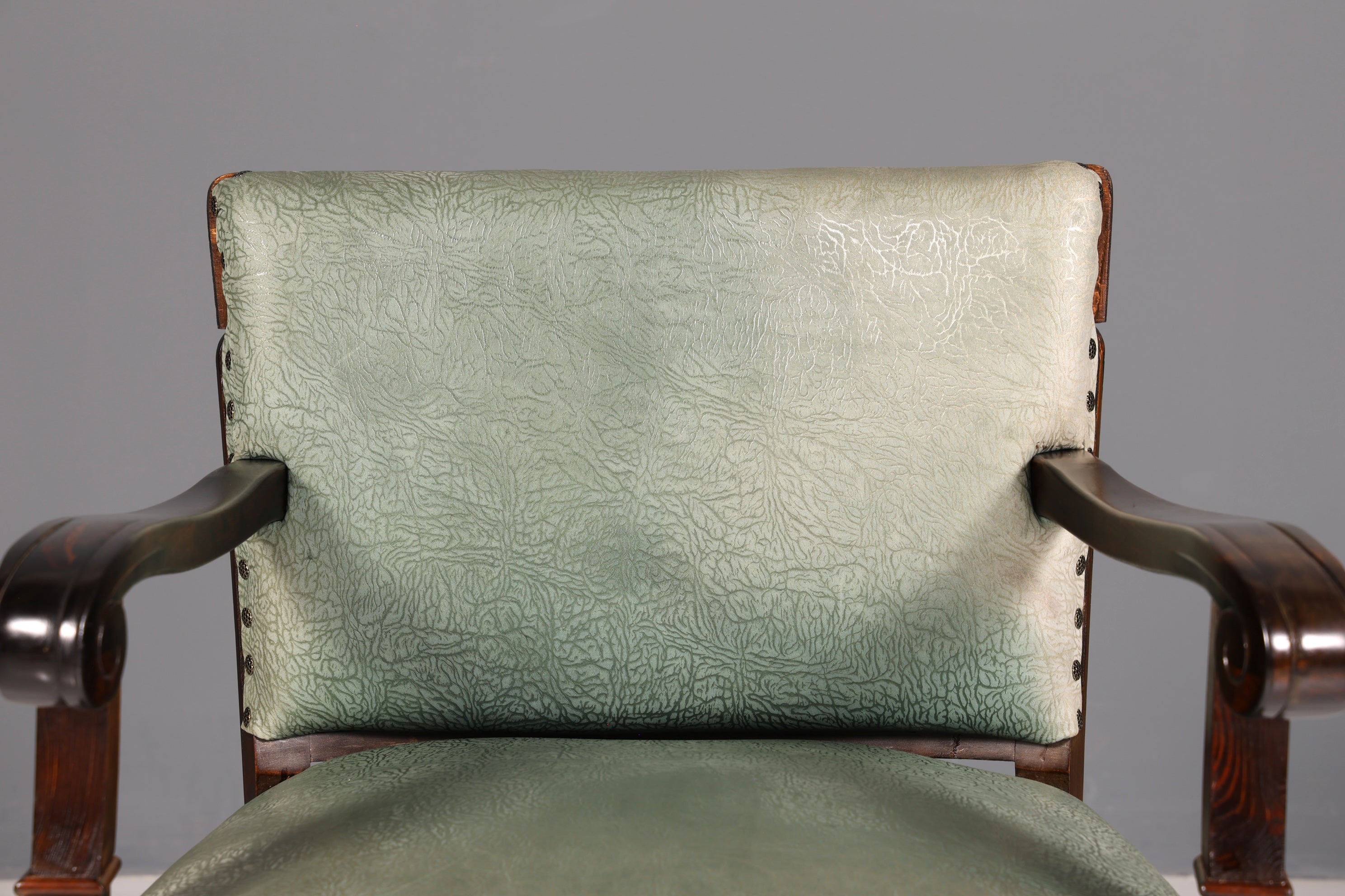 Beautiful Neo-Renaissance armchair from the Gründerzeit period, antique, circa 1910, suitable for a gentleman’s room