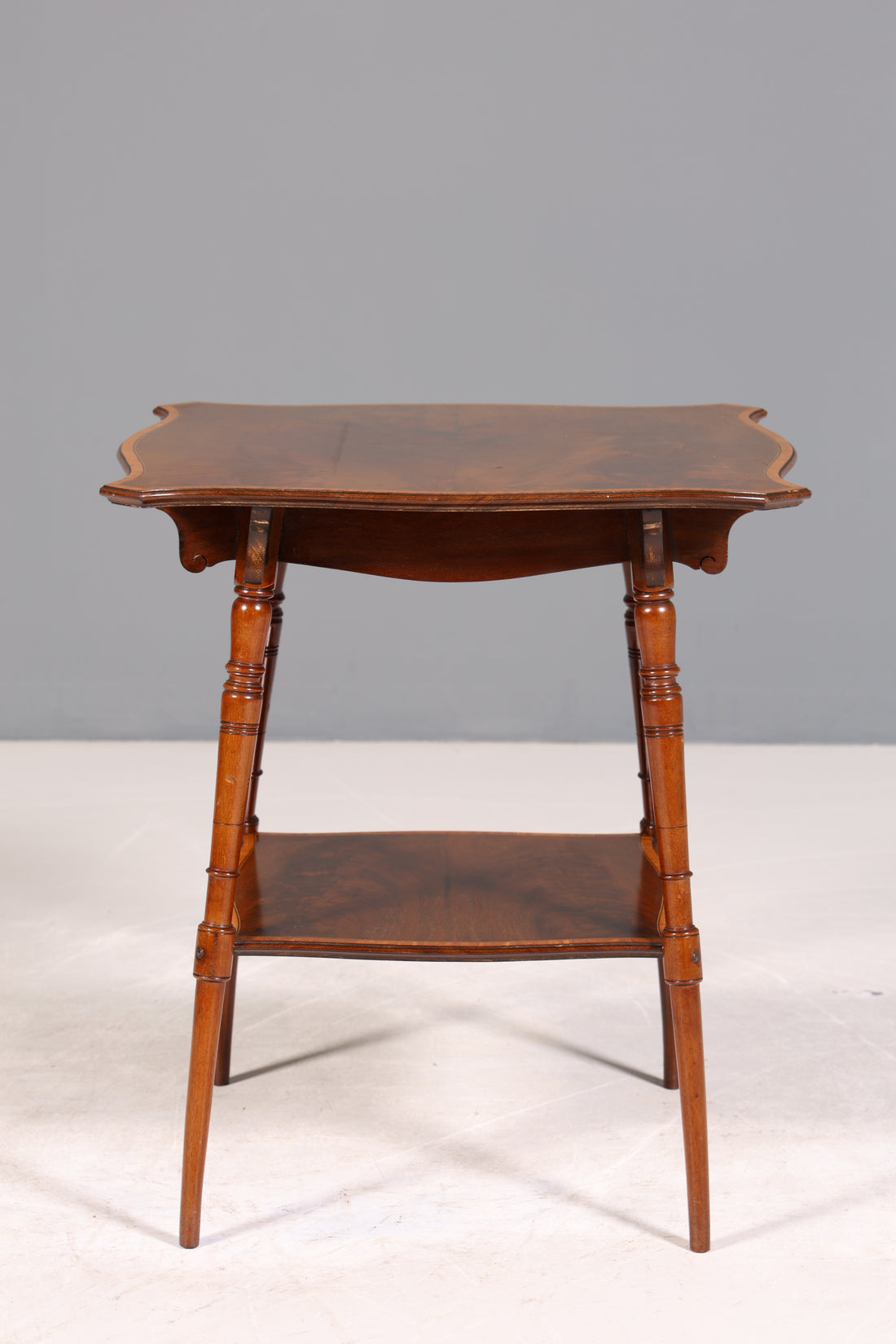 Wunderschöner Englischer Tisch Beistelltisch Holz Ablagetisch Chippendale Tisch