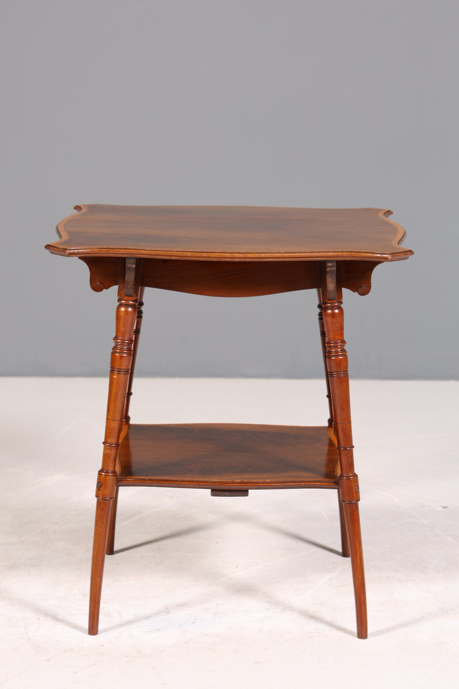 Wunderschöner Englischer Tisch Beistelltisch Holz Ablagetisch Chippendale Tisch