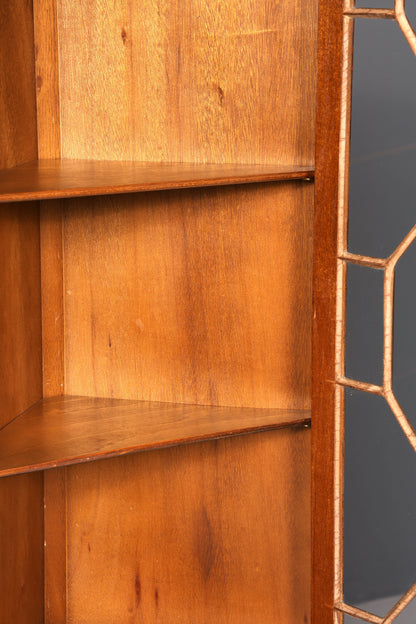 Wunderschöne Englische Eckvitrine Mahagoni Antik 60s echt Holz Schrank Eckschrank Glasvitrine