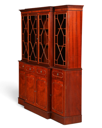 Hauptstadt Möblerei englische Vitrine aus Holz mit verglasten Sprossentüren und Unterschrank im Vintage-Stil
