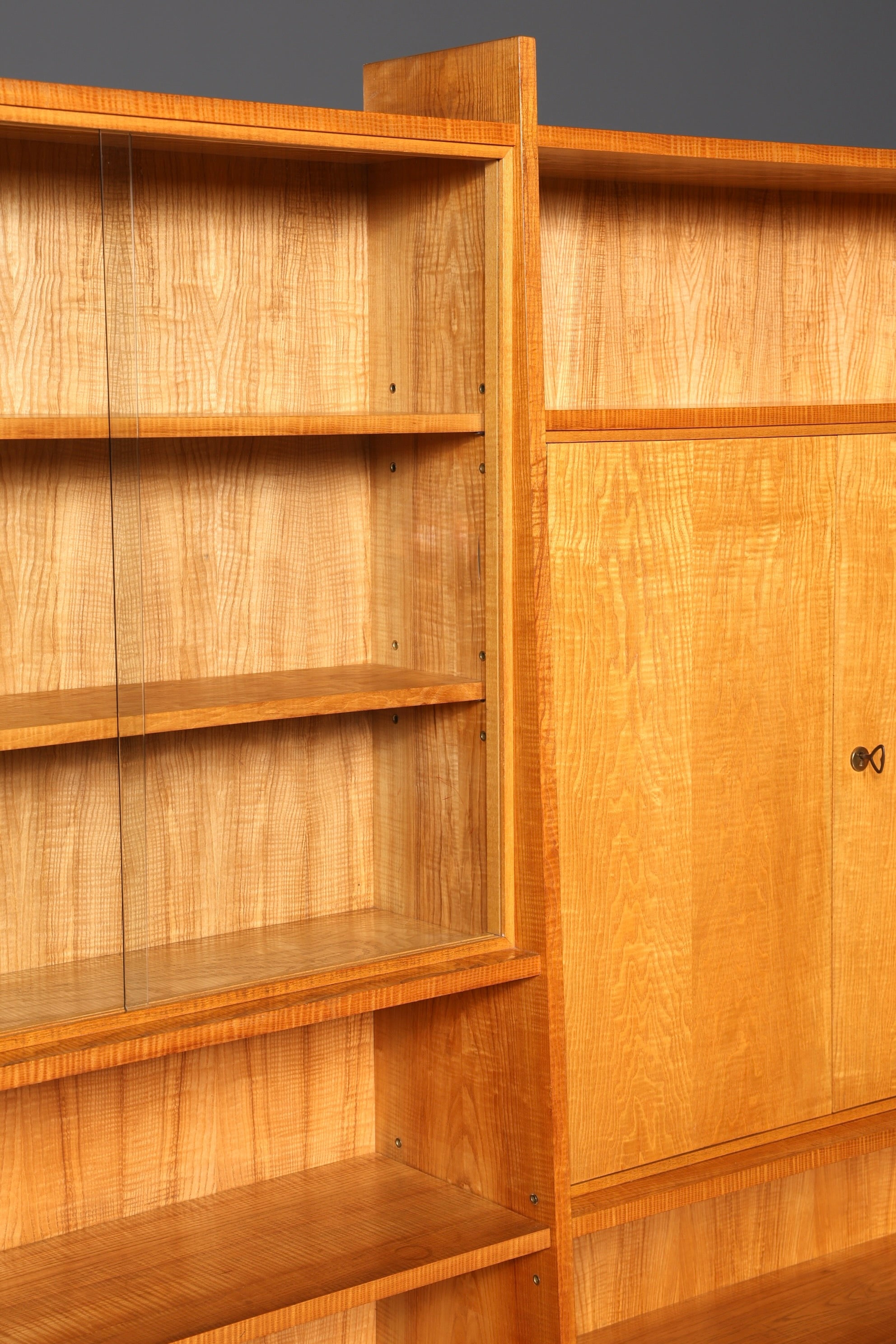 Wunderschöner XXL Mid Century Schrank Bücherregal Vintage Regal Bibliothek Vitrine Holz Bookshelf