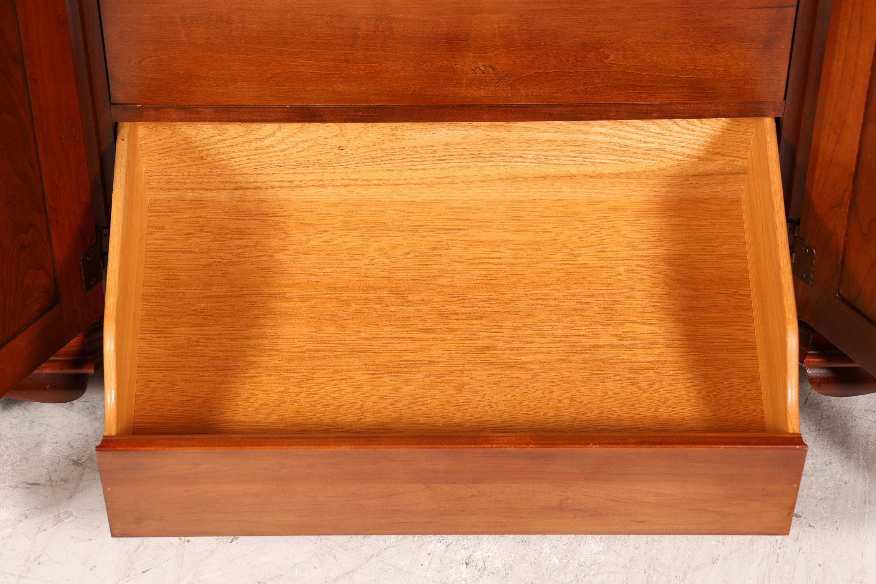 Stilvolles Sideboard der Marke Pennsylvania House USA Antik Stil Kommode Anrichte Schrank