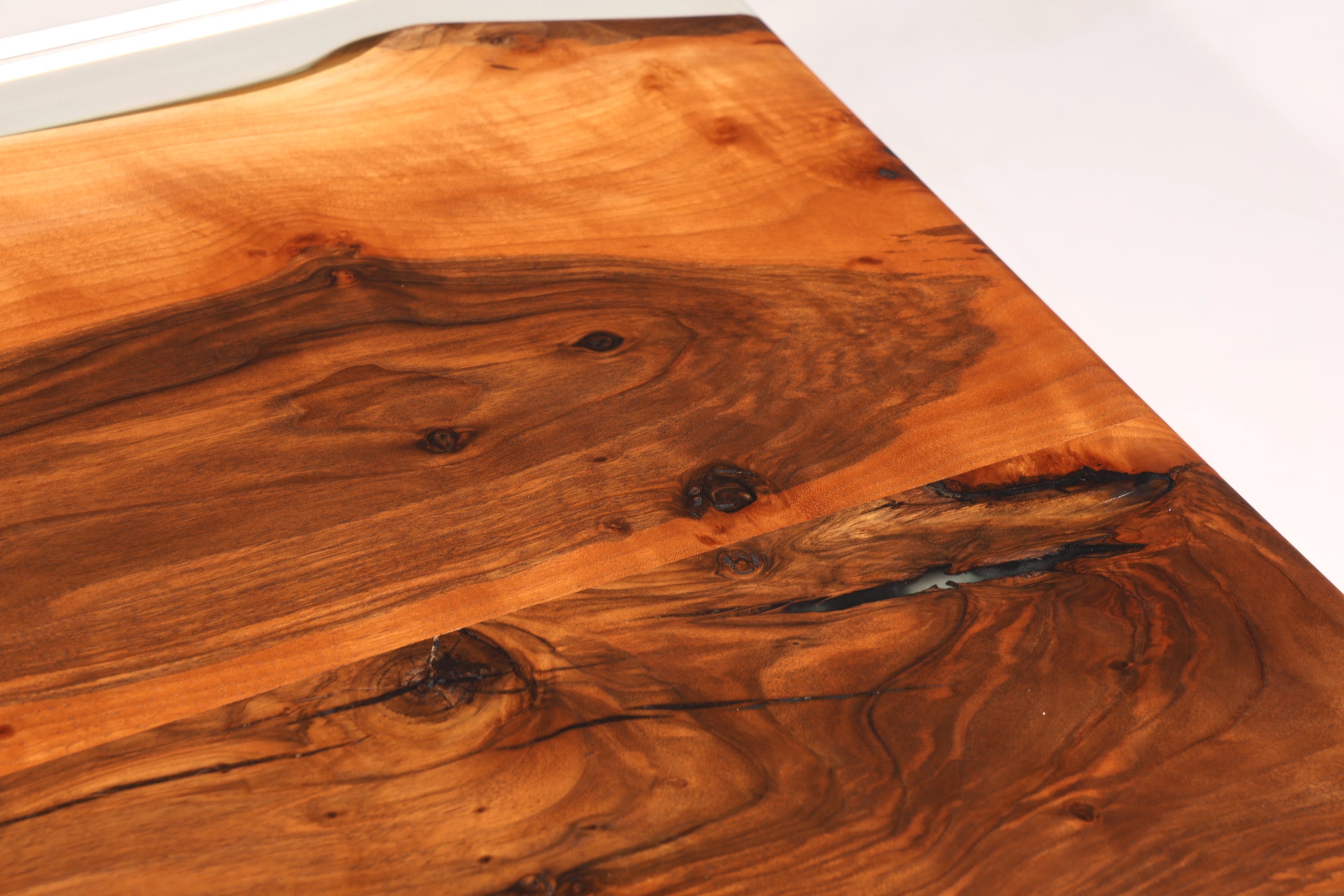 Einzigartiger Epoxidharz Tisch 258-90cm massiv Holz Nussbaum Esszimmer Tisch River Table Küchentisch Esstisch