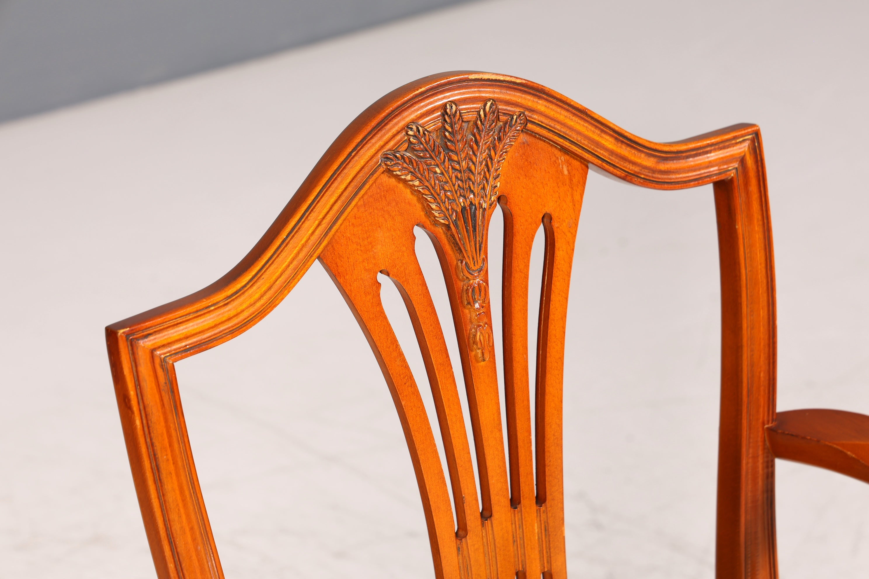 Edler Englischer Stuhl im Hepplewithe Stil Englisch Armlehnstuhl Dining Chair Küchenstuhl Sekretär Stuhl 1 von 2