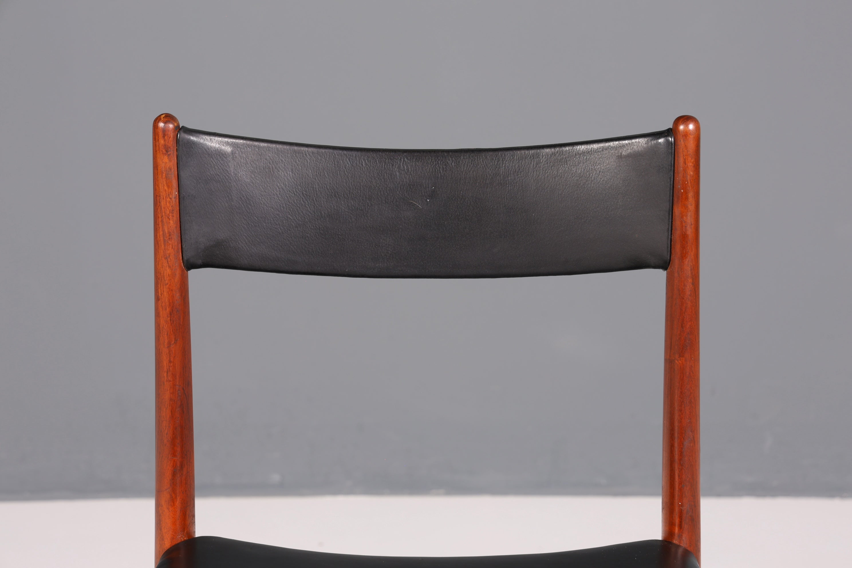 4x Schlichte Mid Century Stühle Palisander Retro Stuhlset echt Leder Danish Design Küchenstühle