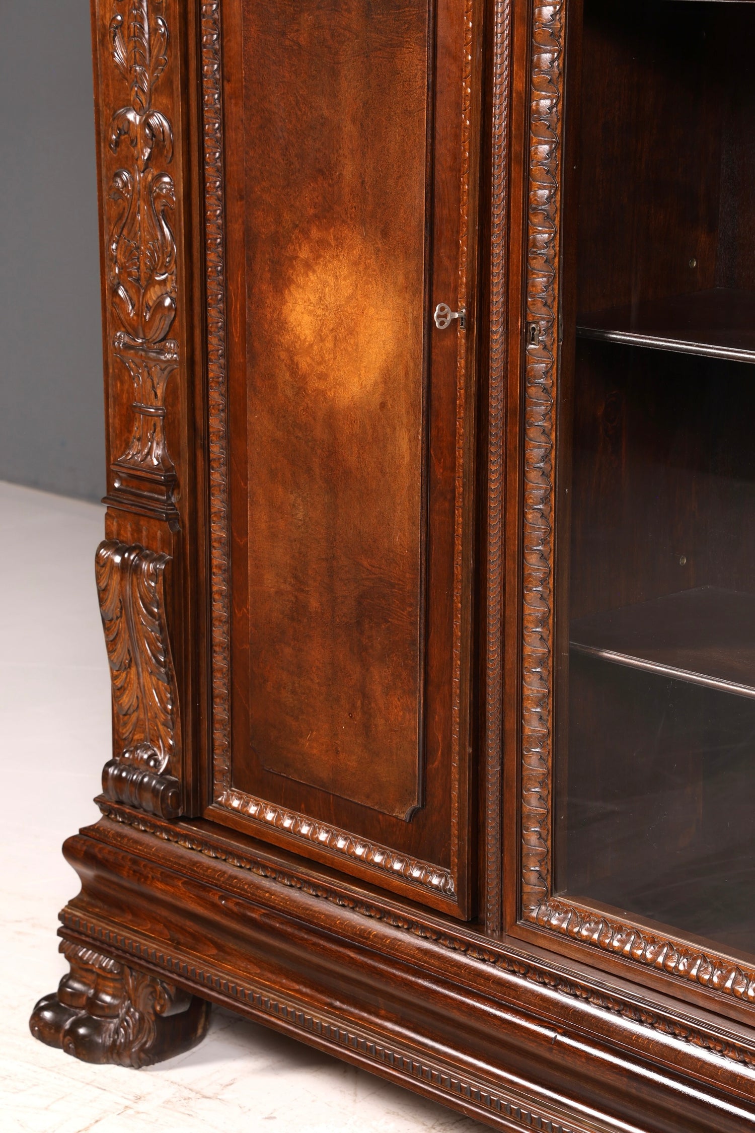 Wunderschöner Neorenaissance Bücherschrank Antik Vitrine Herrenzimmer Gründerzeit Schrank Regal Vintage