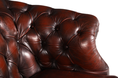 Hauptstadt Möblerei Chesterfield Centurion Sessel aus braunem Echtleder mit klassischer Knopfheftung und Armlehne