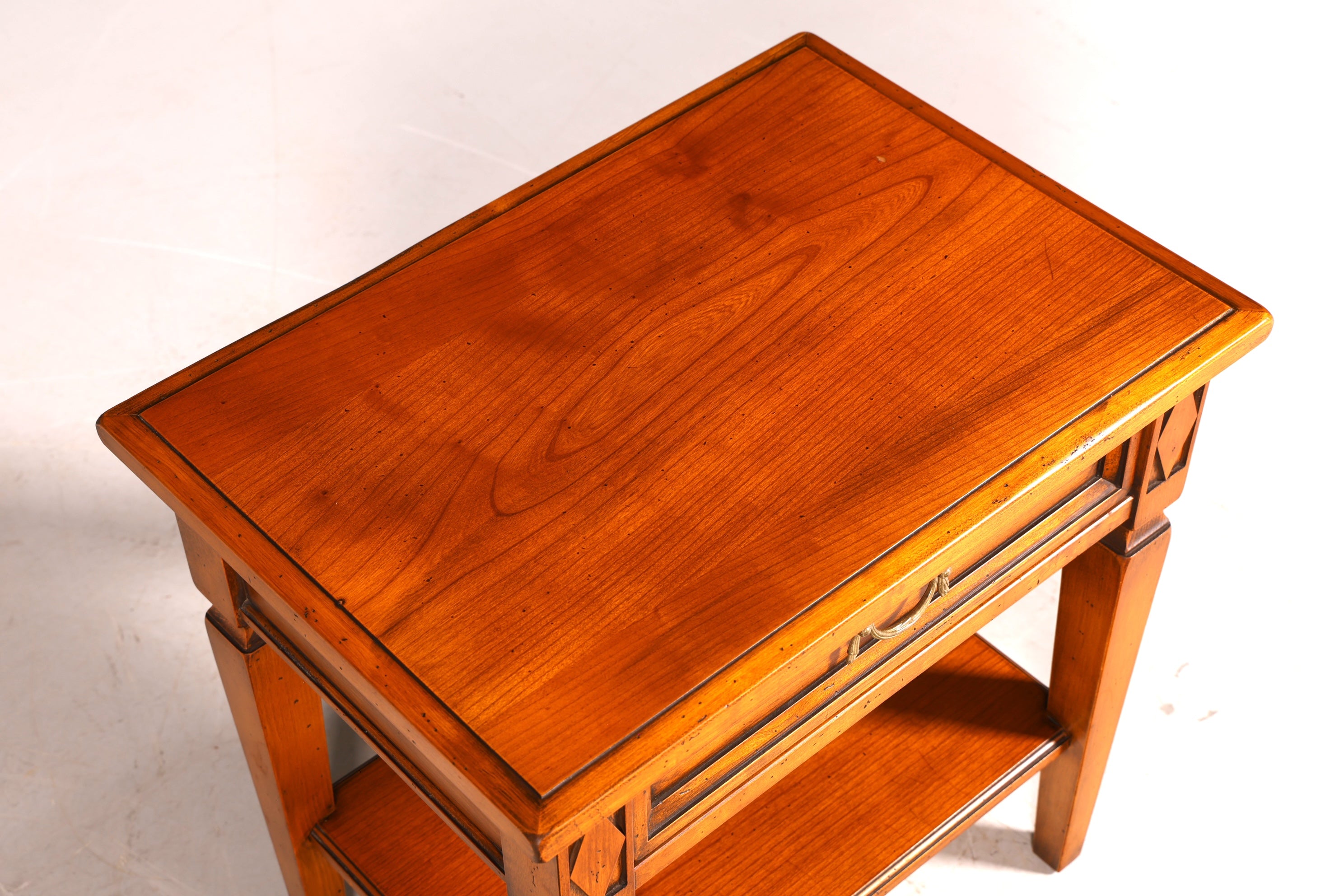 Wunderschöner Selva Tisch massiv Holz Ablagetisch Antik Stil Villa Borghese Beistelltisch Telefontisch