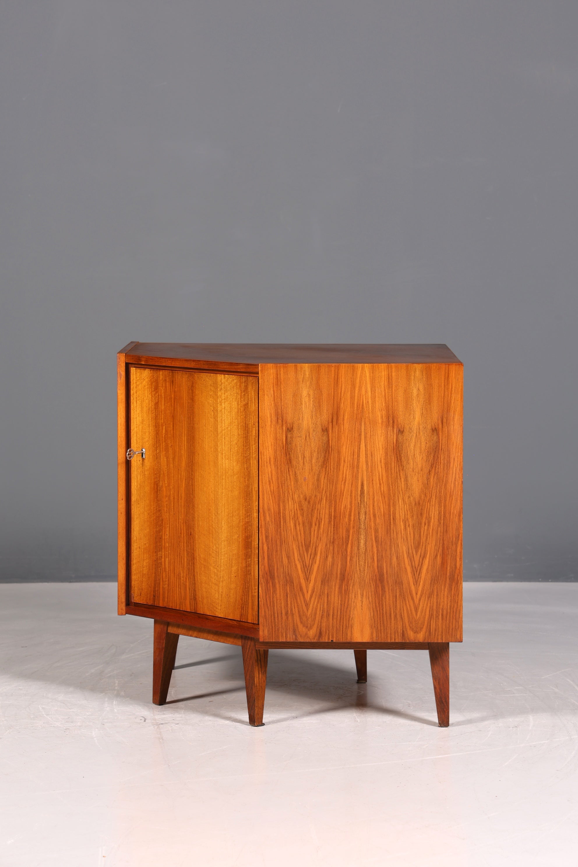 Wunderschöne Mid Century Eckkommode Vintage Schrank 60er Jahre Kommode