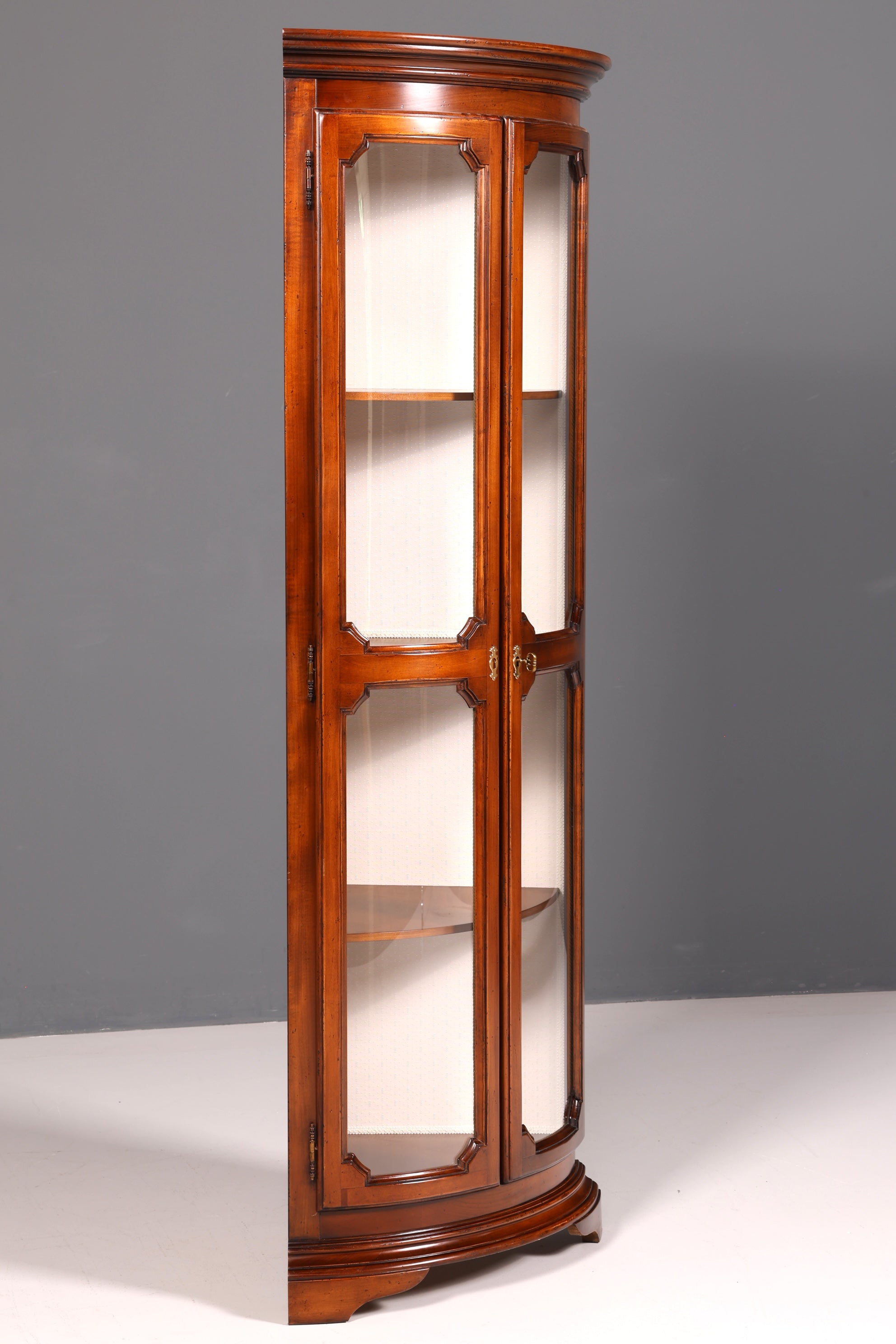 Wunderschöne Original Selva Eckvitrine Antik Stil Vitrine Schrank Geschirrschrank Glasvitrine