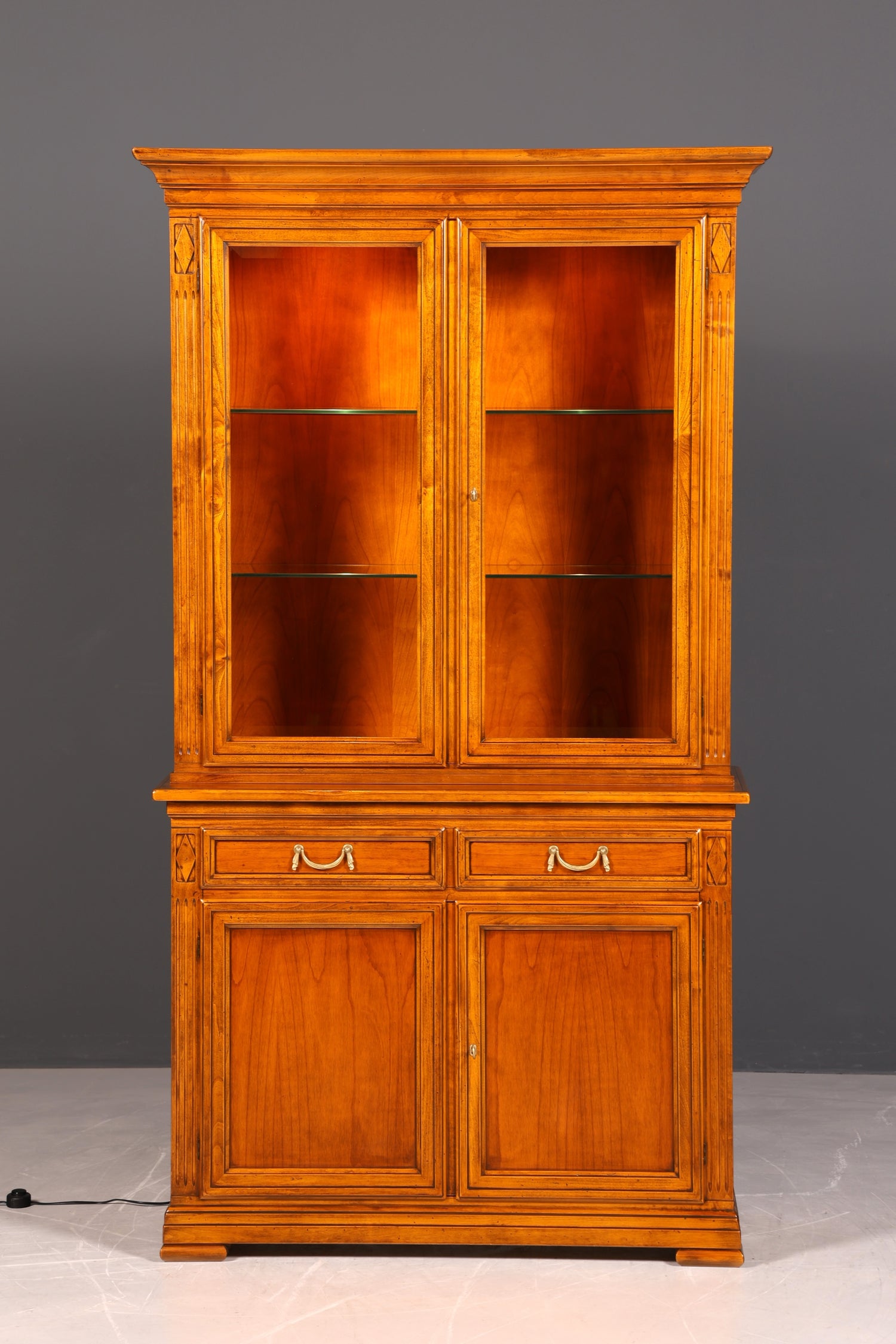 Edle Original Selva Vitrine Antik Stil massiv Holz Buffet Villa Borghese Schrank Bibliothek