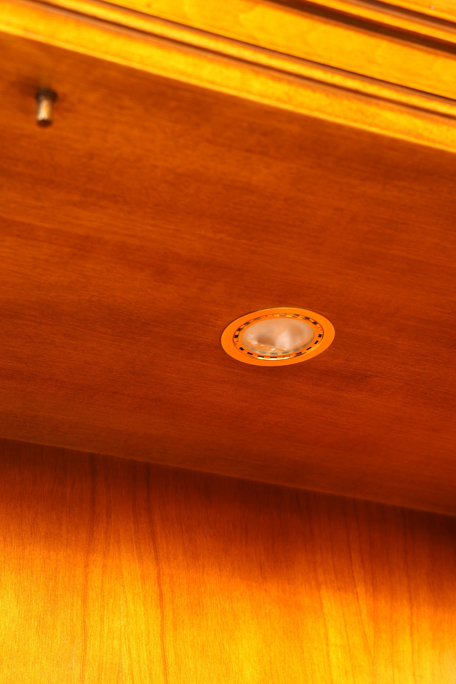 Edle Original Selva Vitrine Antik Stil massiv Holz Buffet Villa Borghese Schrank Bibliothek