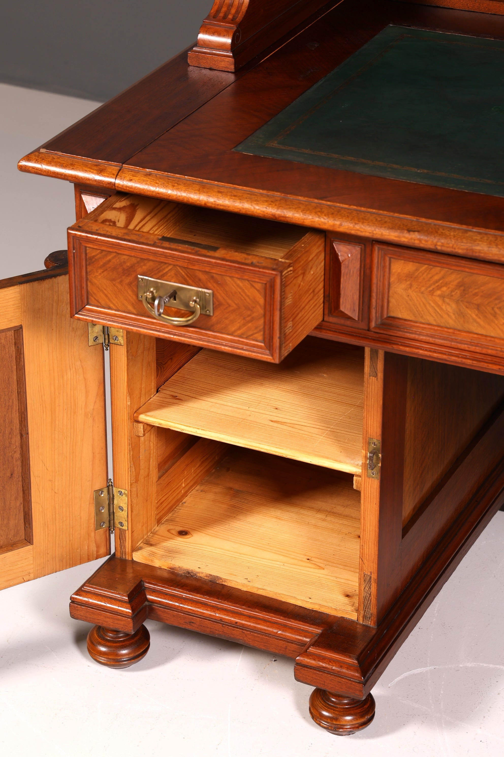 Traumhafter Gründerzeit Schreibtisch mit Aufsatz Jugendstil Bürotisch Massivholz um 1900
