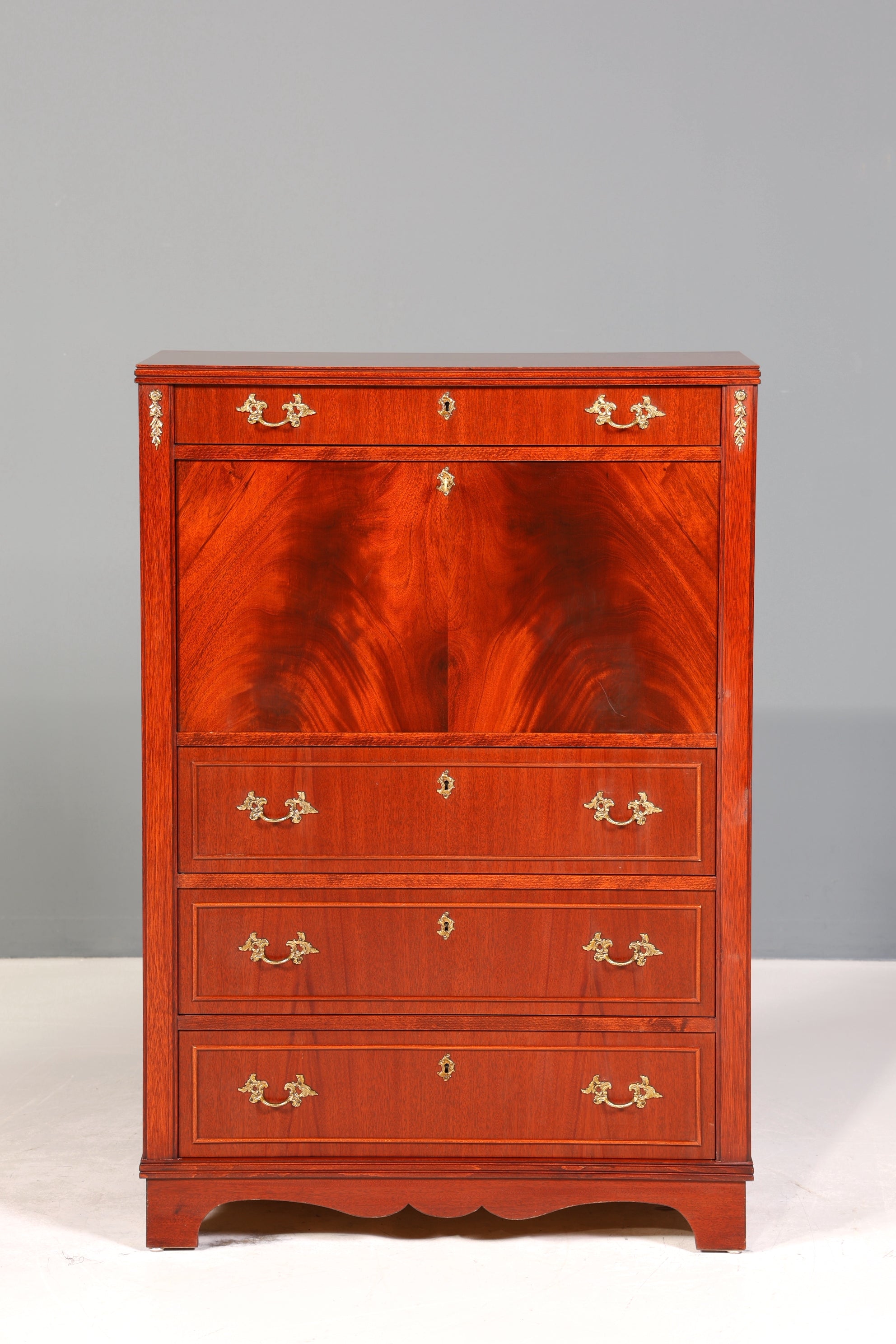 Stilvoller Sekretär im Englischen Stil Büro Vertiko Kommode Mahagoni Schreibkommode