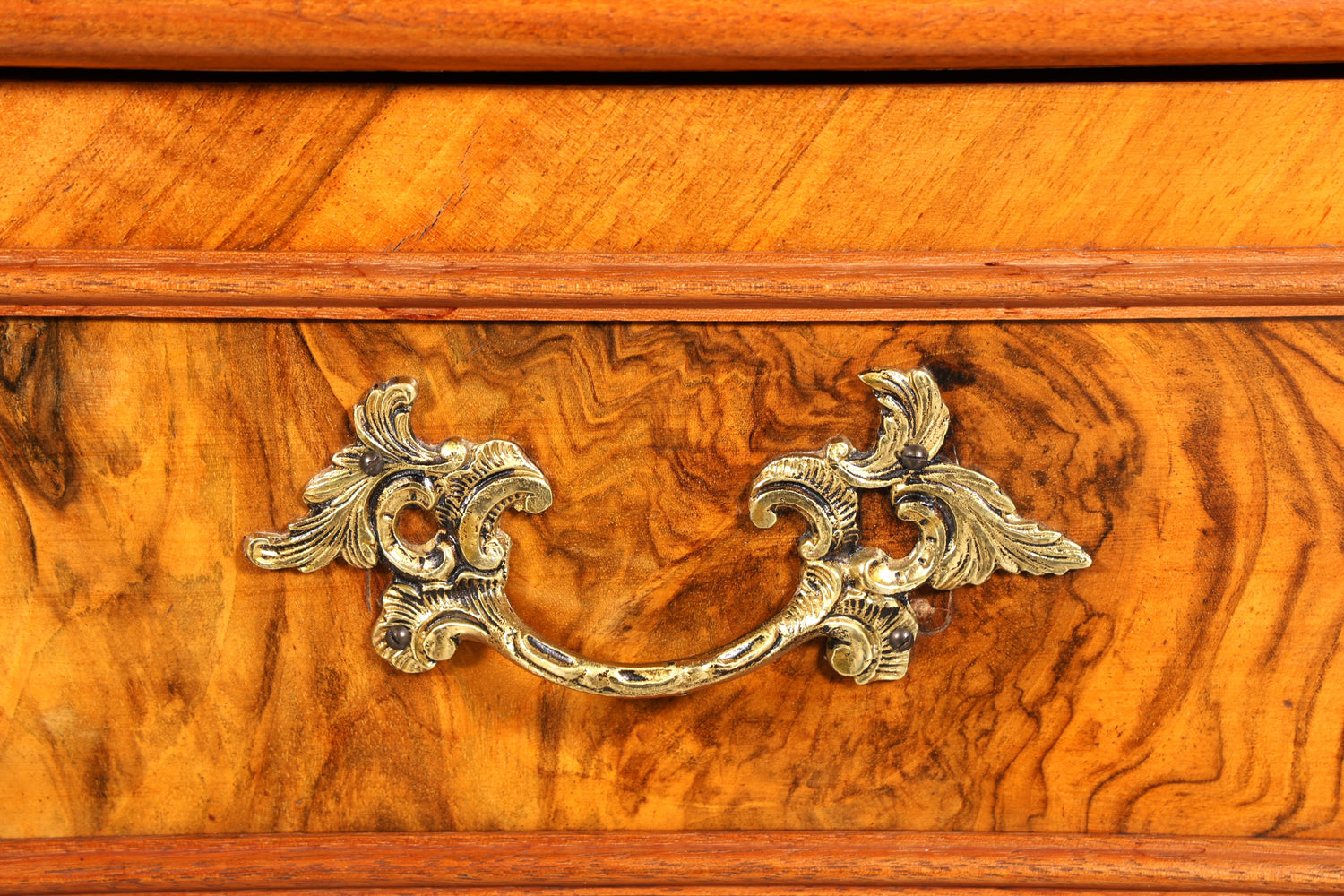 Wunderschöne Gründerzeit Kommode Louis Philippe Vertiko Nussbaum Sideboard um 1880