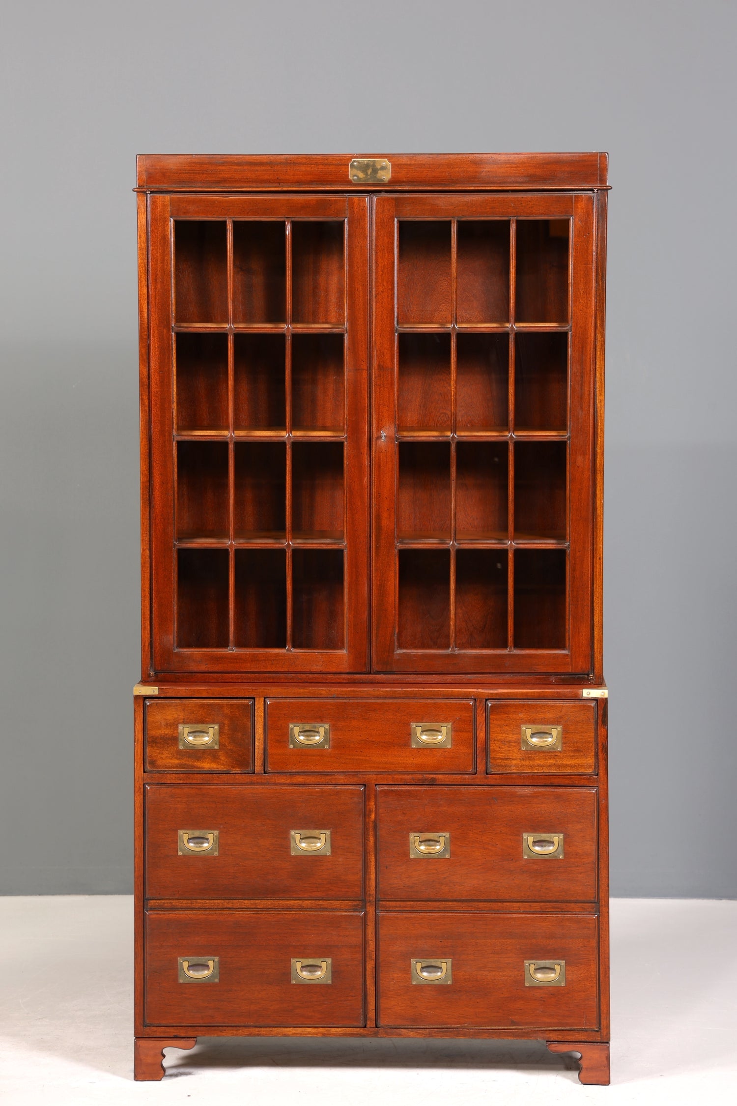 Wunderschöner Maritimer Vitrinenschrank Englischer Schrank echt Holz Bibliothek Englische Anrichte