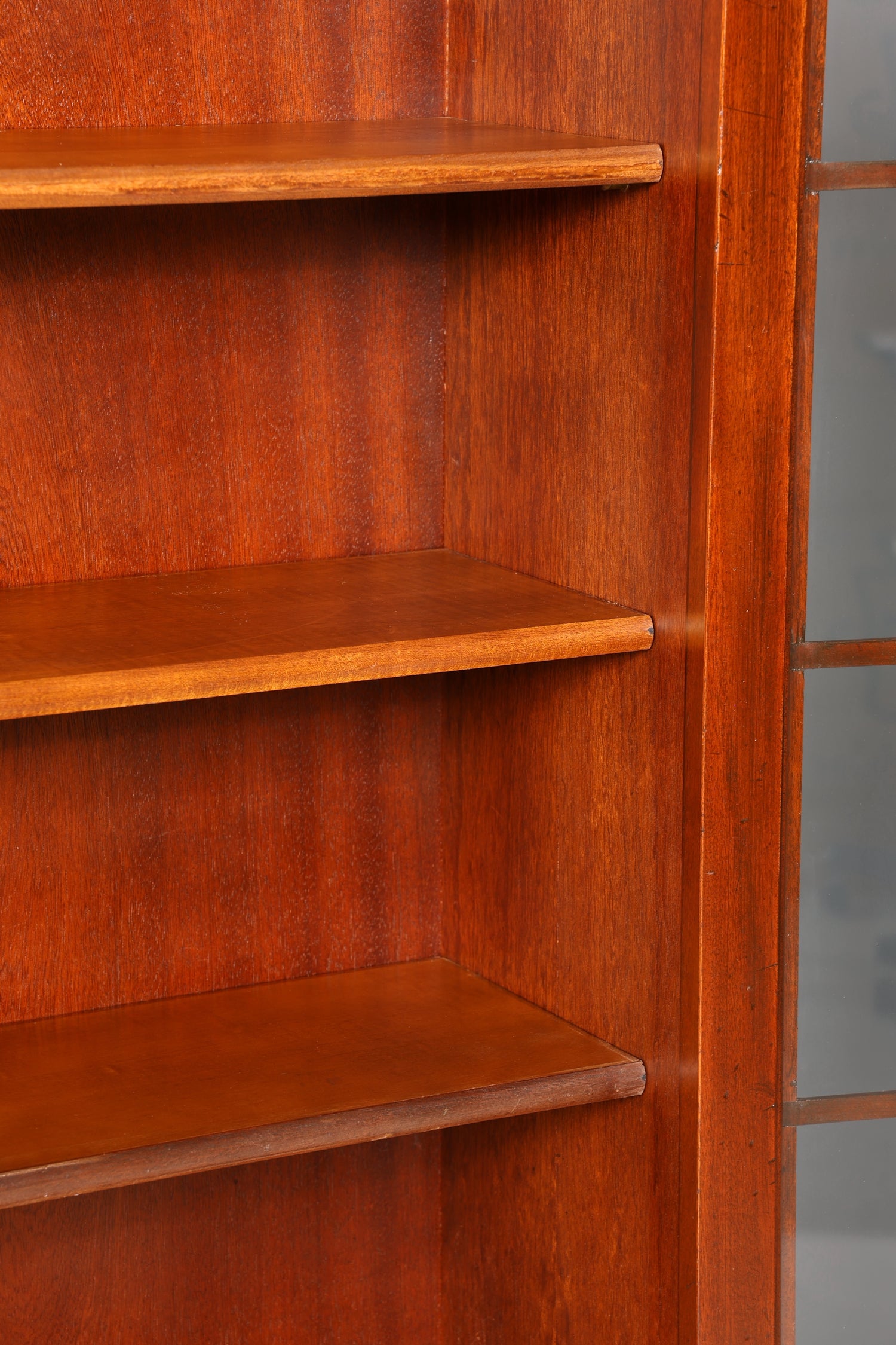 Wunderschöner Maritimer Vitrinenschrank Englischer Schrank echt Holz Bibliothek Englische Anrichte