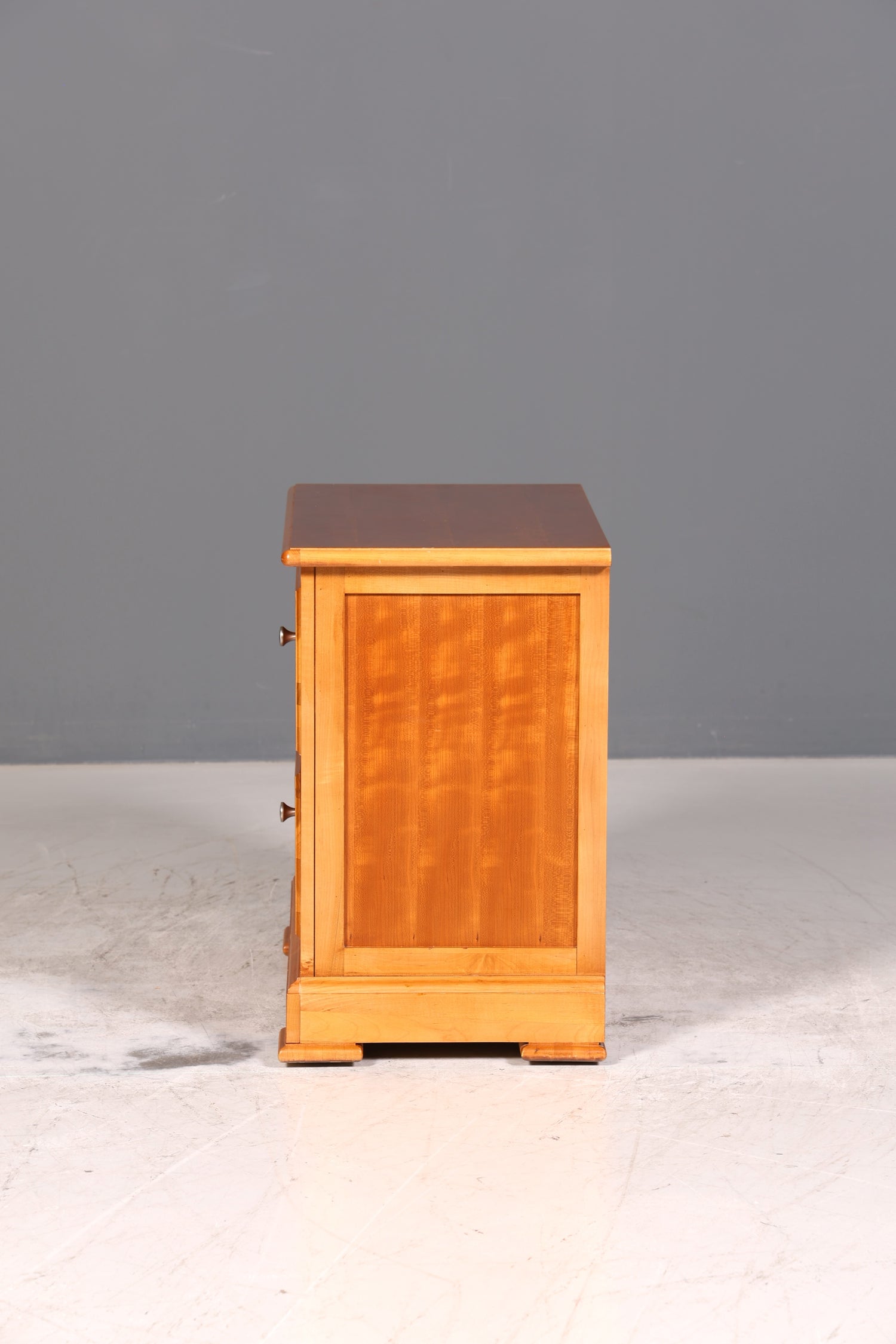 Wunderschöne Kommode der Marke Drexel Heritage Antik Stil Nachttisch USA Schlafzimmer Kommode 3 von 3