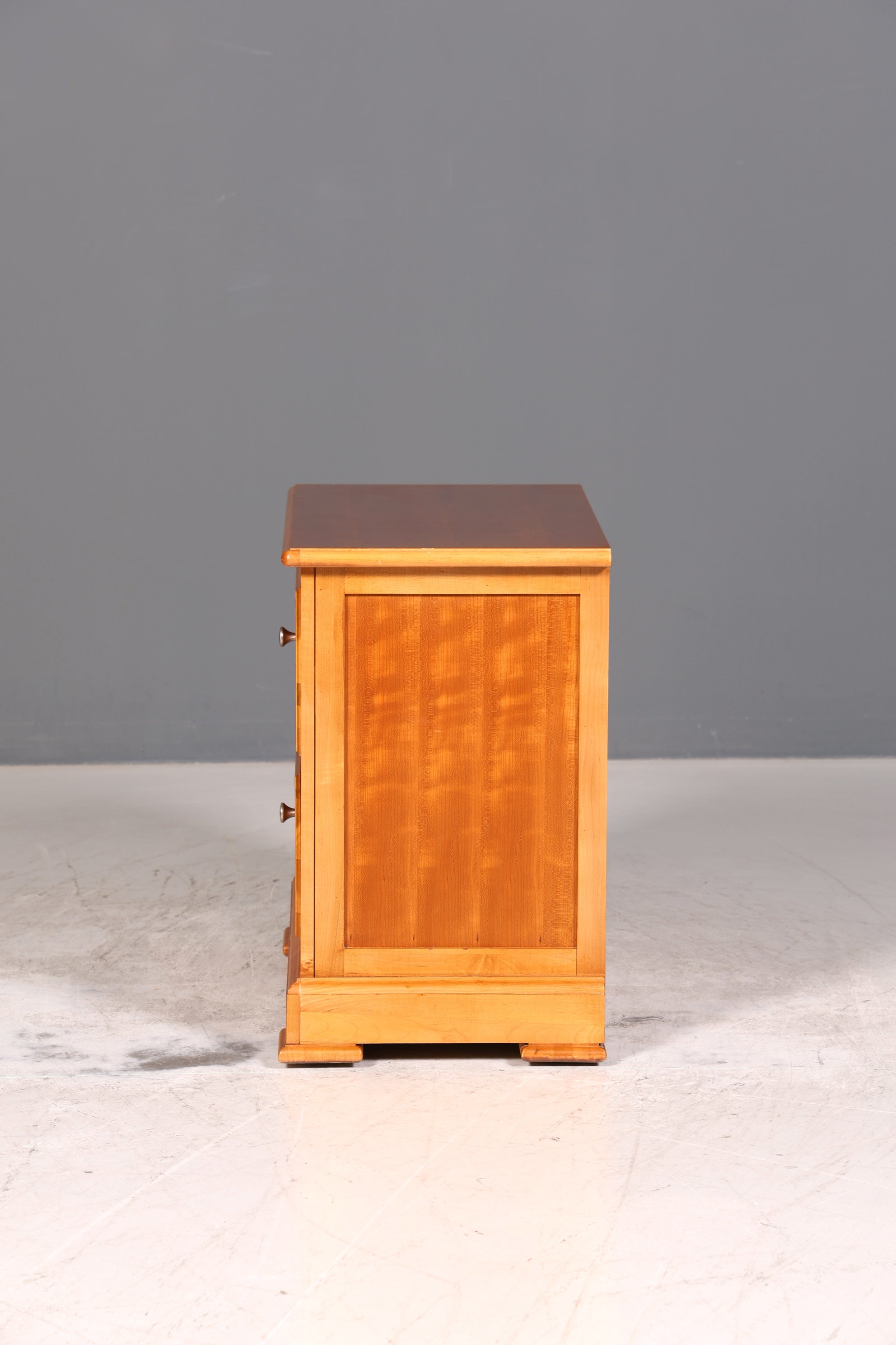 Wunderschöne Kommode der Marke Drexel Heritage Antik Stil Nachttisch USA Schlafzimmer Kommode 3 von 3