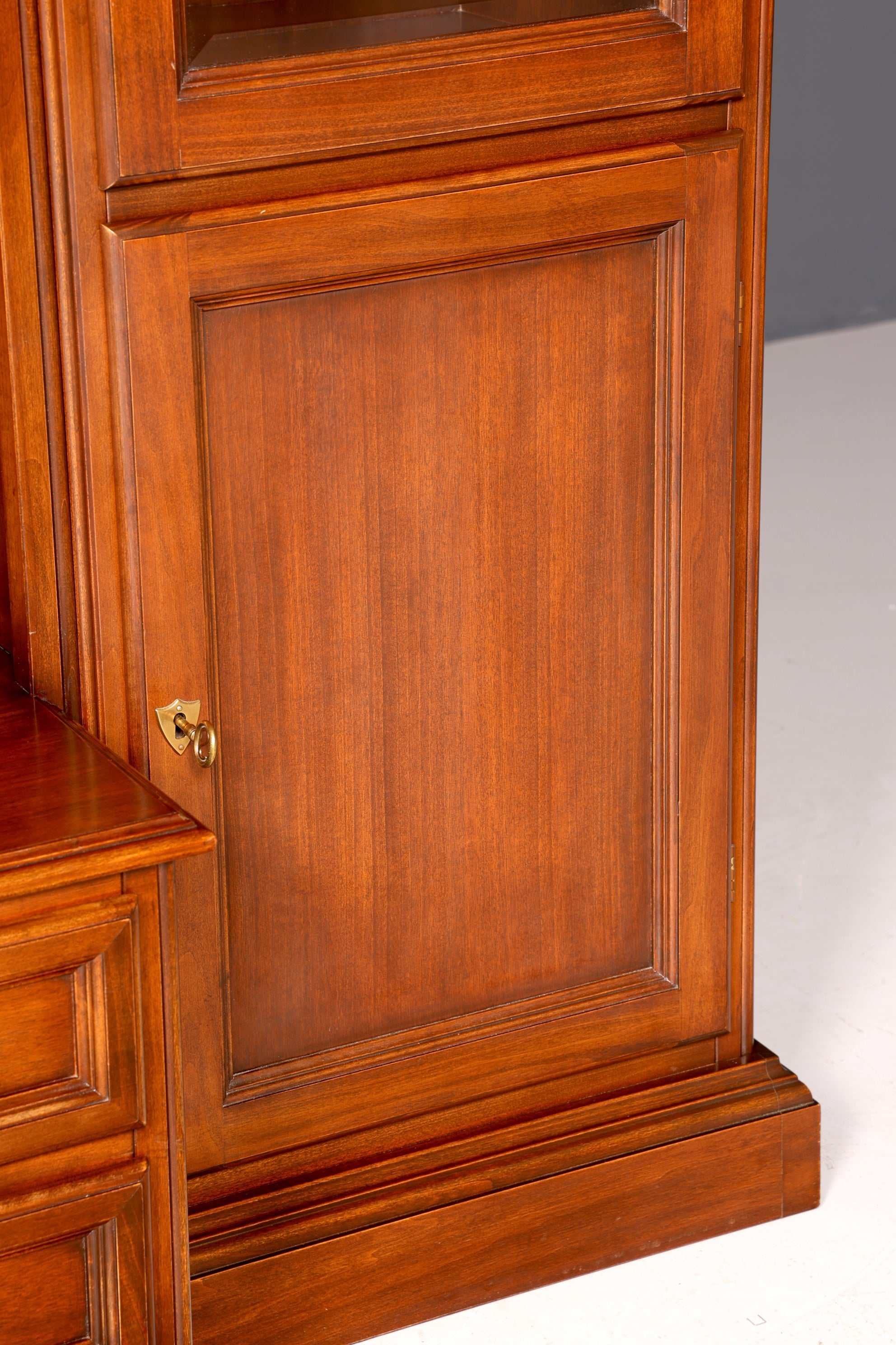 Wunderschöner Original Selva Bücherschrank Bücherregal Vitrine Regal Bibliothek Made in Italy Vintage