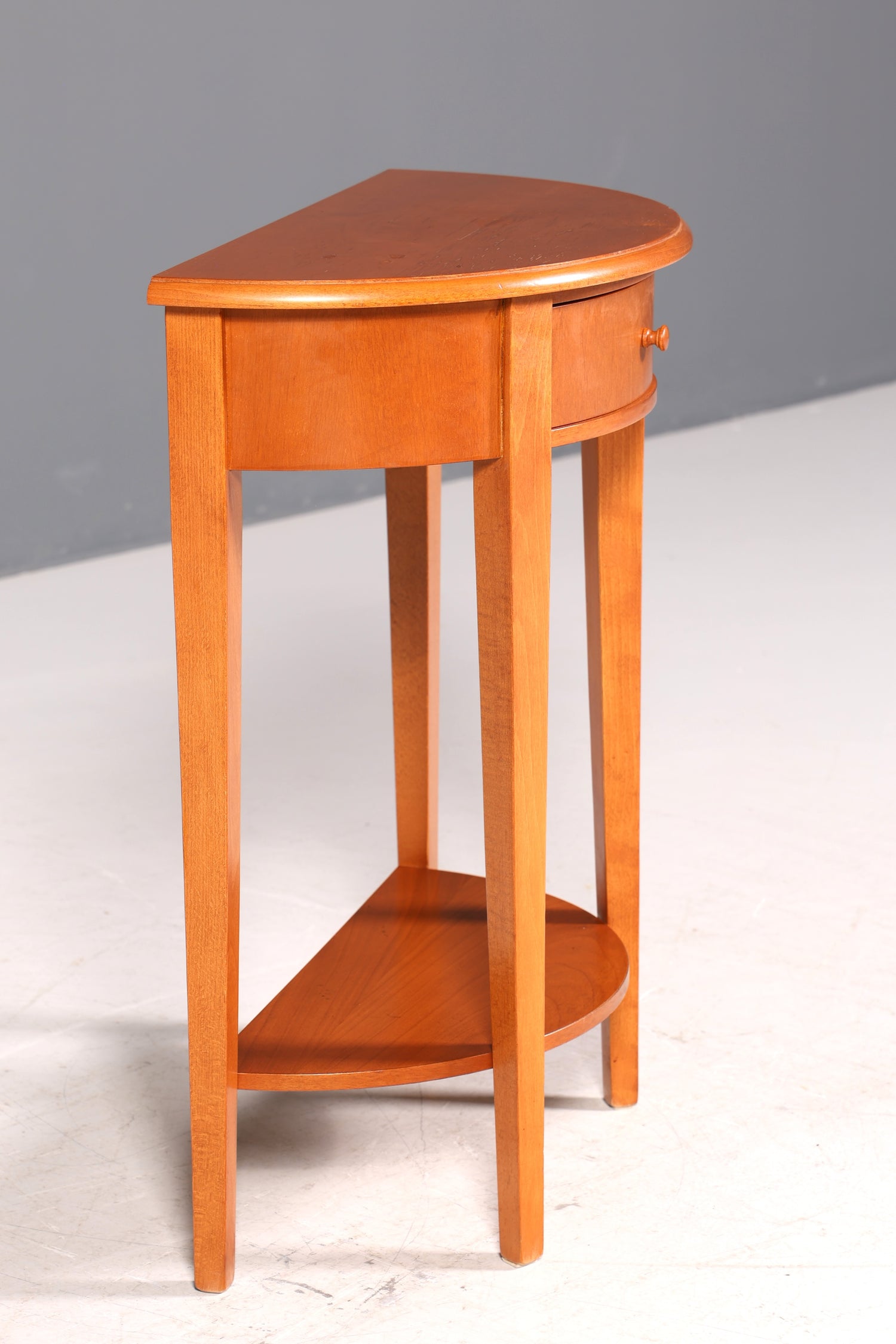 Traumhafter Beistelltisch im Antik Stil Tisch Biedermeier Selva Stil Ablagetisch