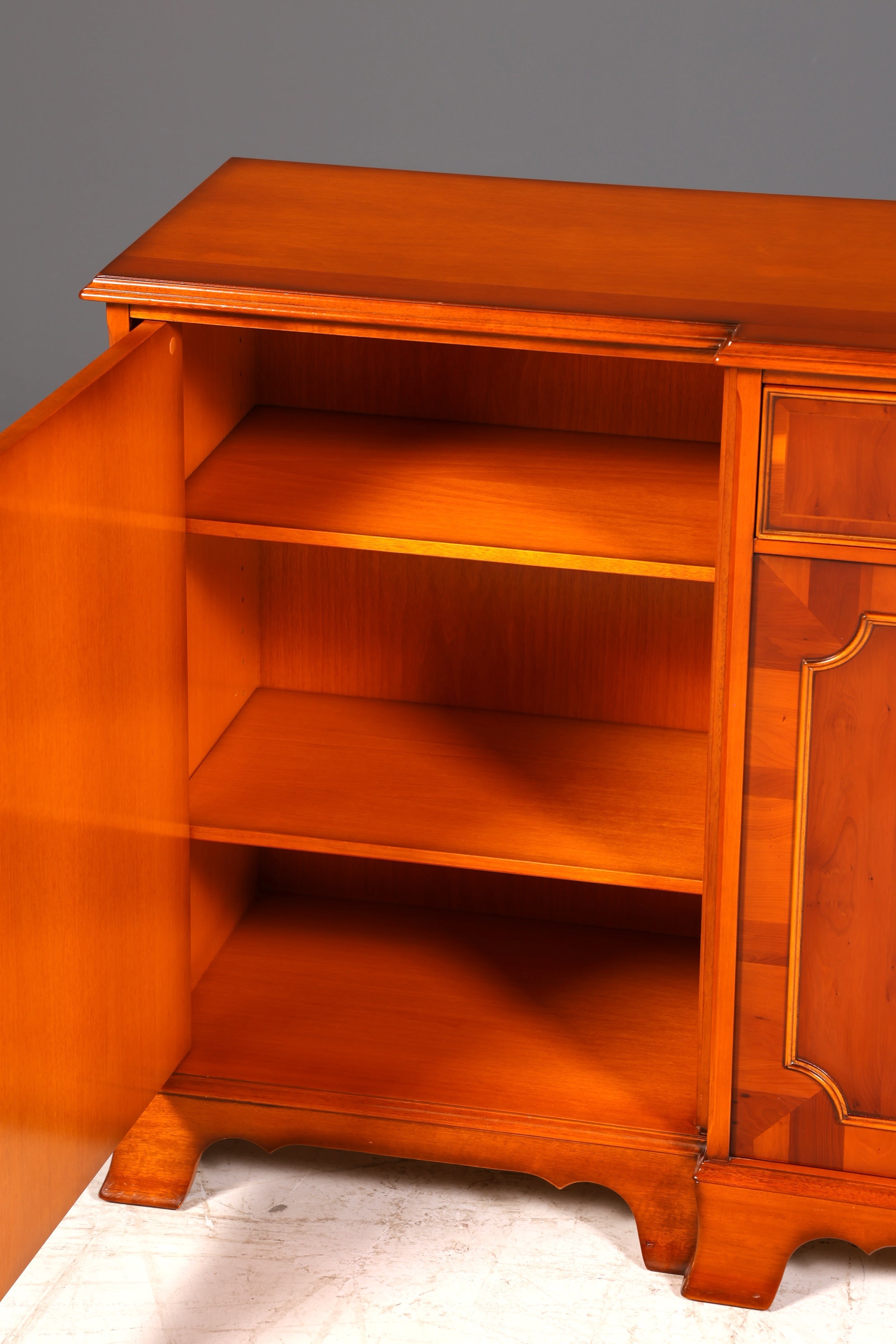 Wunderschönes Original Heldense Sideboard Eibe Englisch Buffetschrank Kommode Antik Schrank Vintage