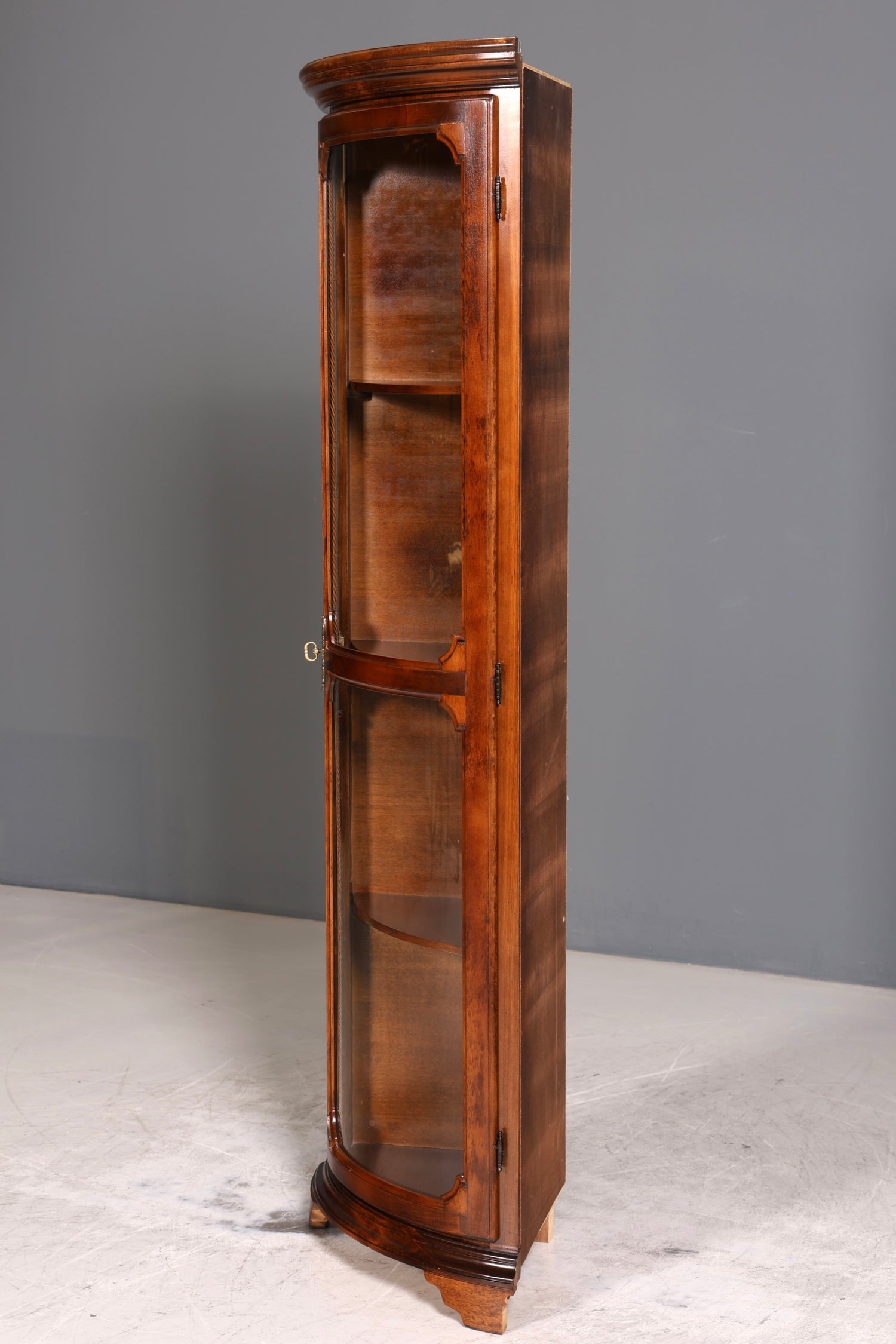 F130 Finish Wunderschöne Englische Eckvitrine Mahagoni Antik 60s echt Holz Schrank Eckschrank Glasvitrine