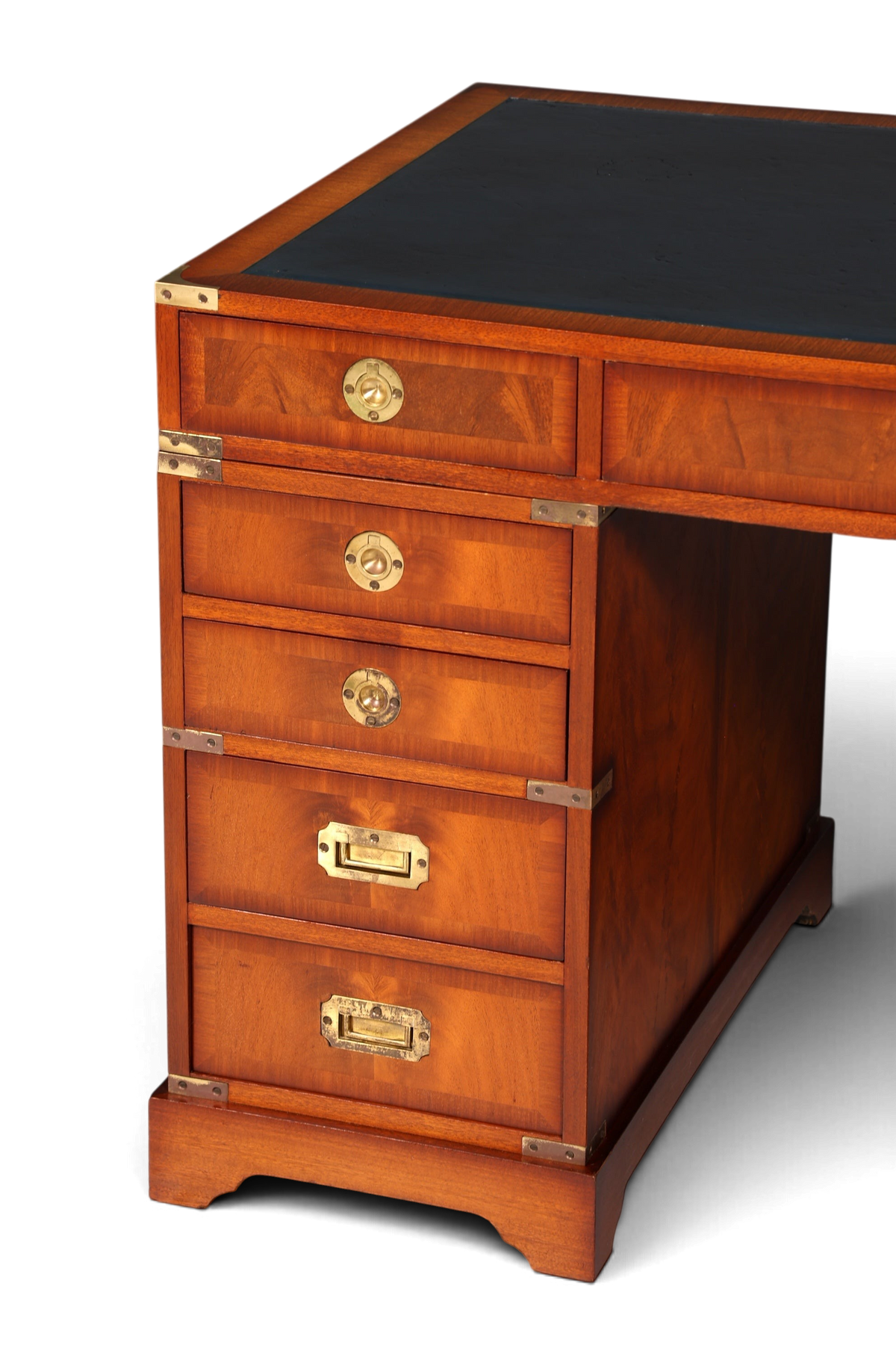 Hauptstadt Möblerei maritimer Military Chest Schreibtisch aus Holz mit schwarzer Lederauflage und Messingbeschlägen
