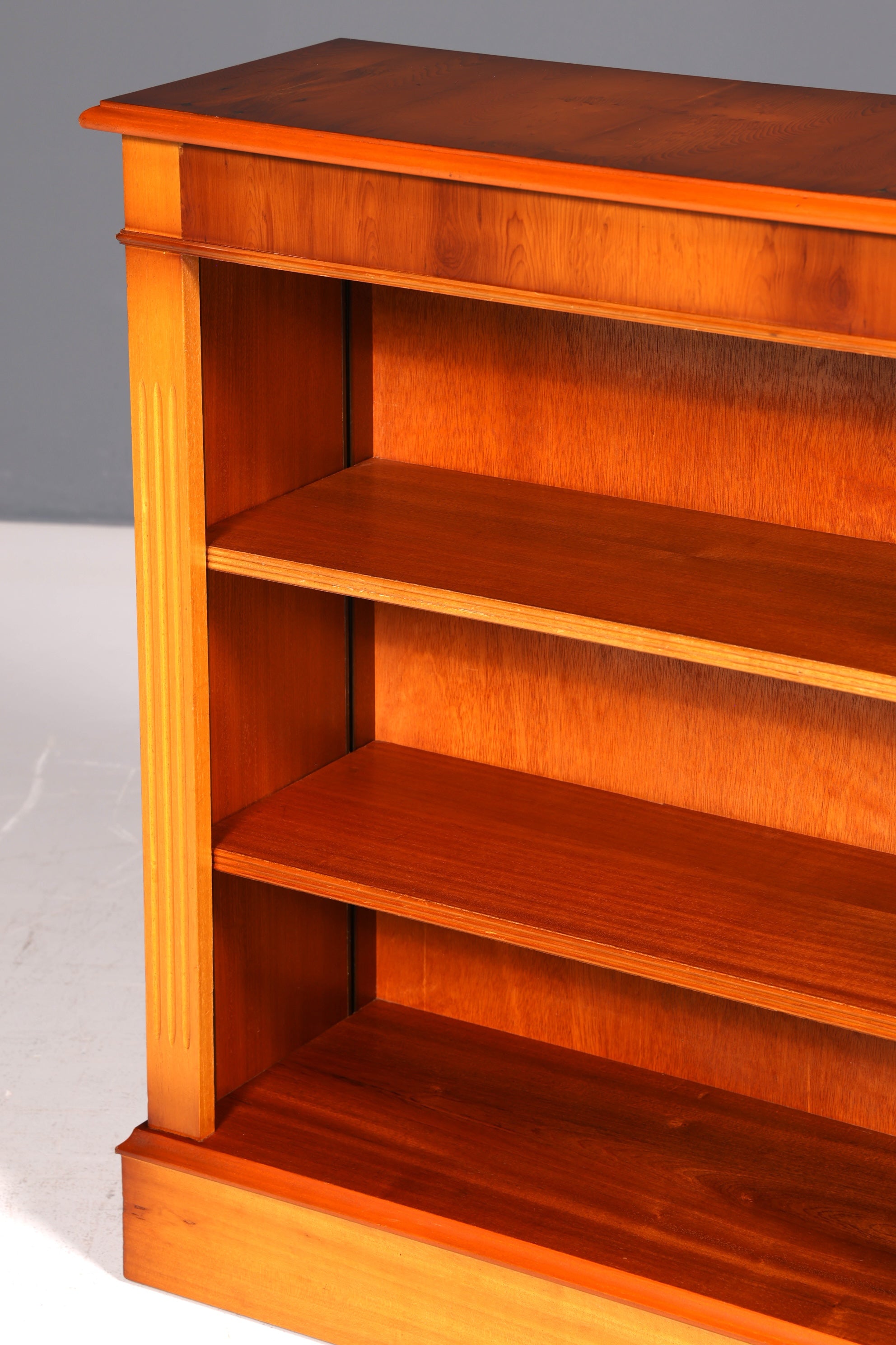 Wunderschönes Englisches Bücherregal Eibe Antik Stil Regal Bookshelf Buchablage Vintage 60s