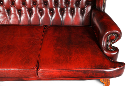 Hauptstadt Möblerei Chesterfield 3er Sofa aus rotem Echtleder mit Knopfheftung und Ziernägeln im englischen Stil